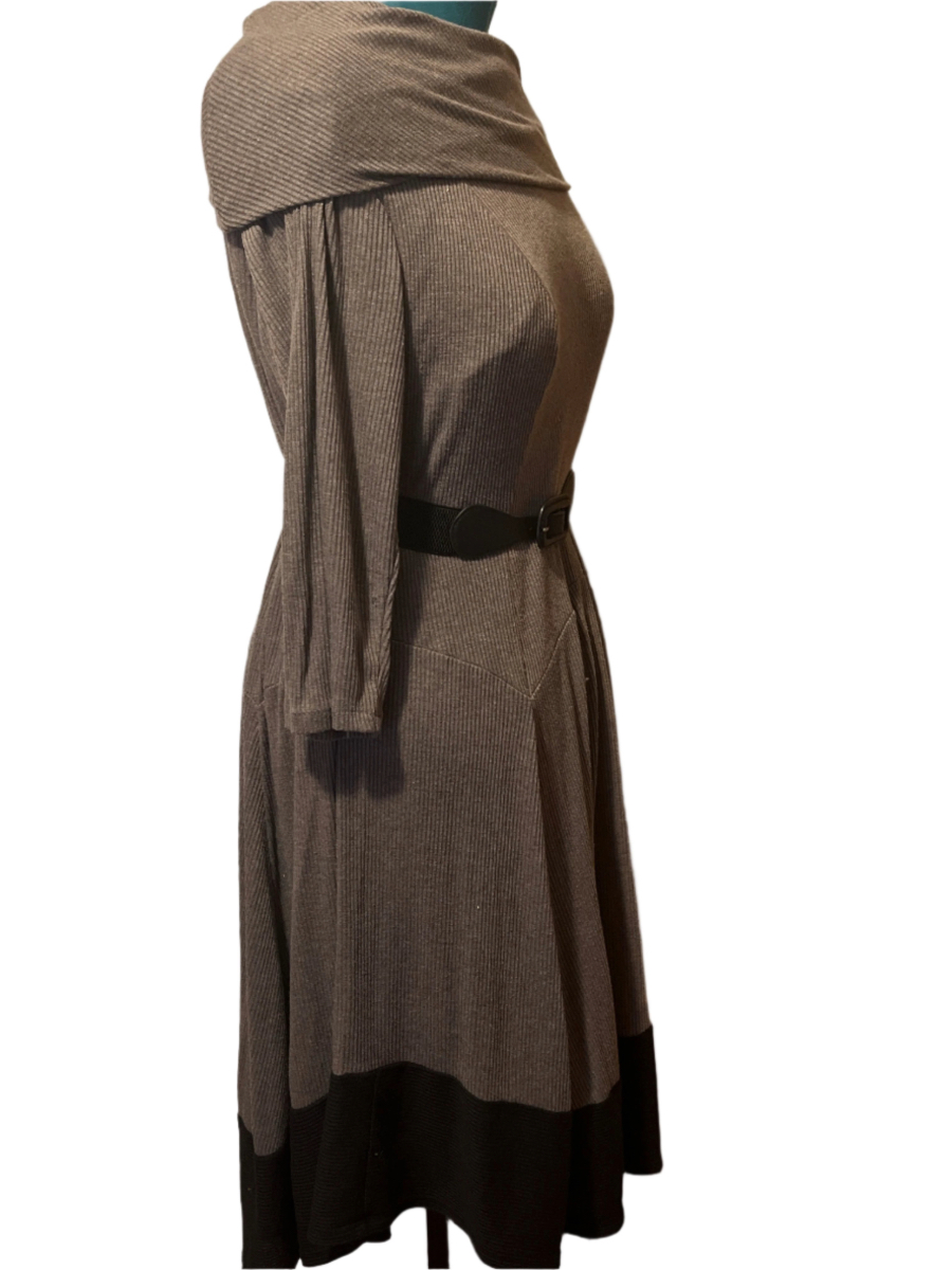 Robbie Bee -Knit Cowl Neck Dress (size 1x)
