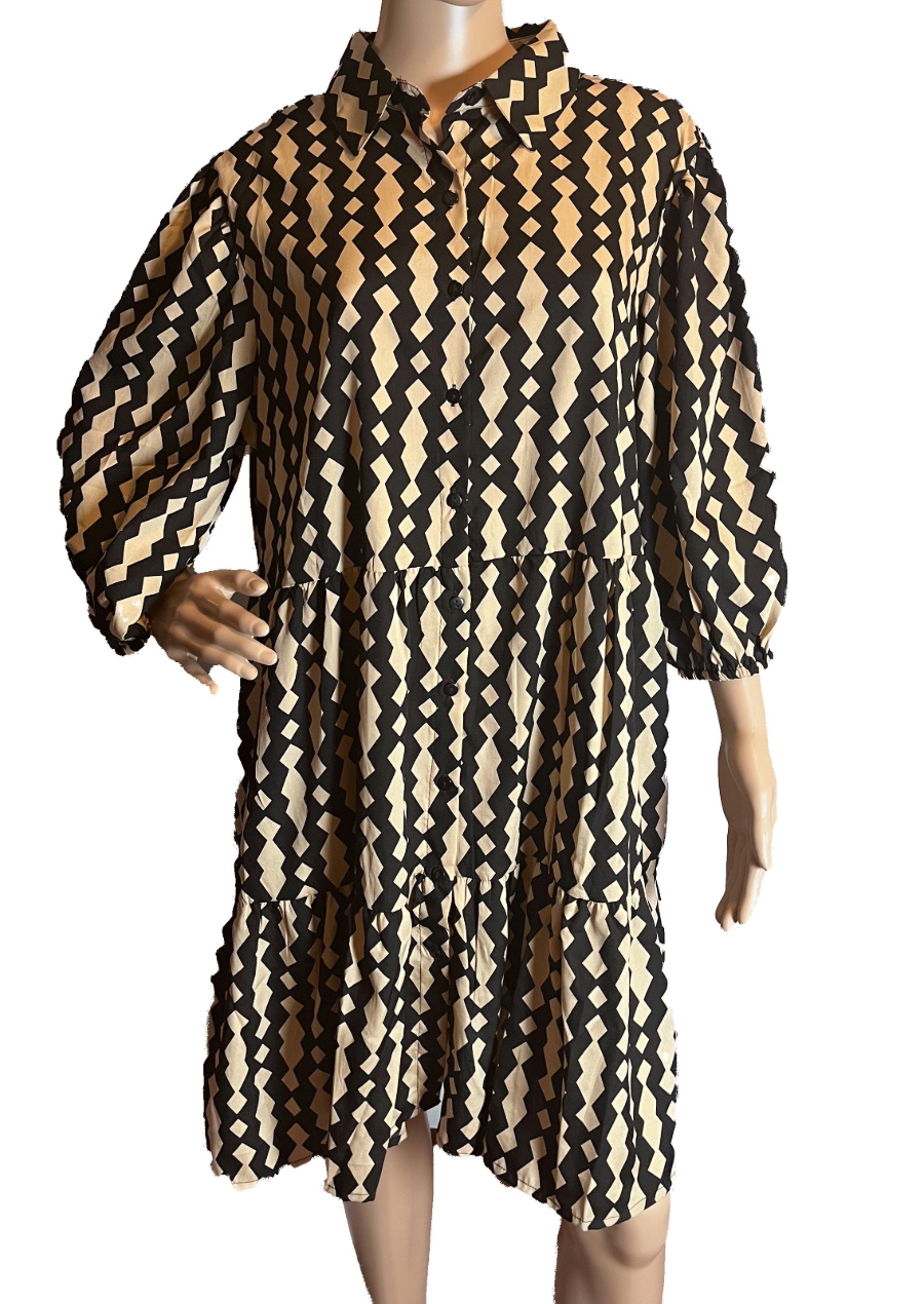 Cassee’s Geometric Pattern Dress (2x)