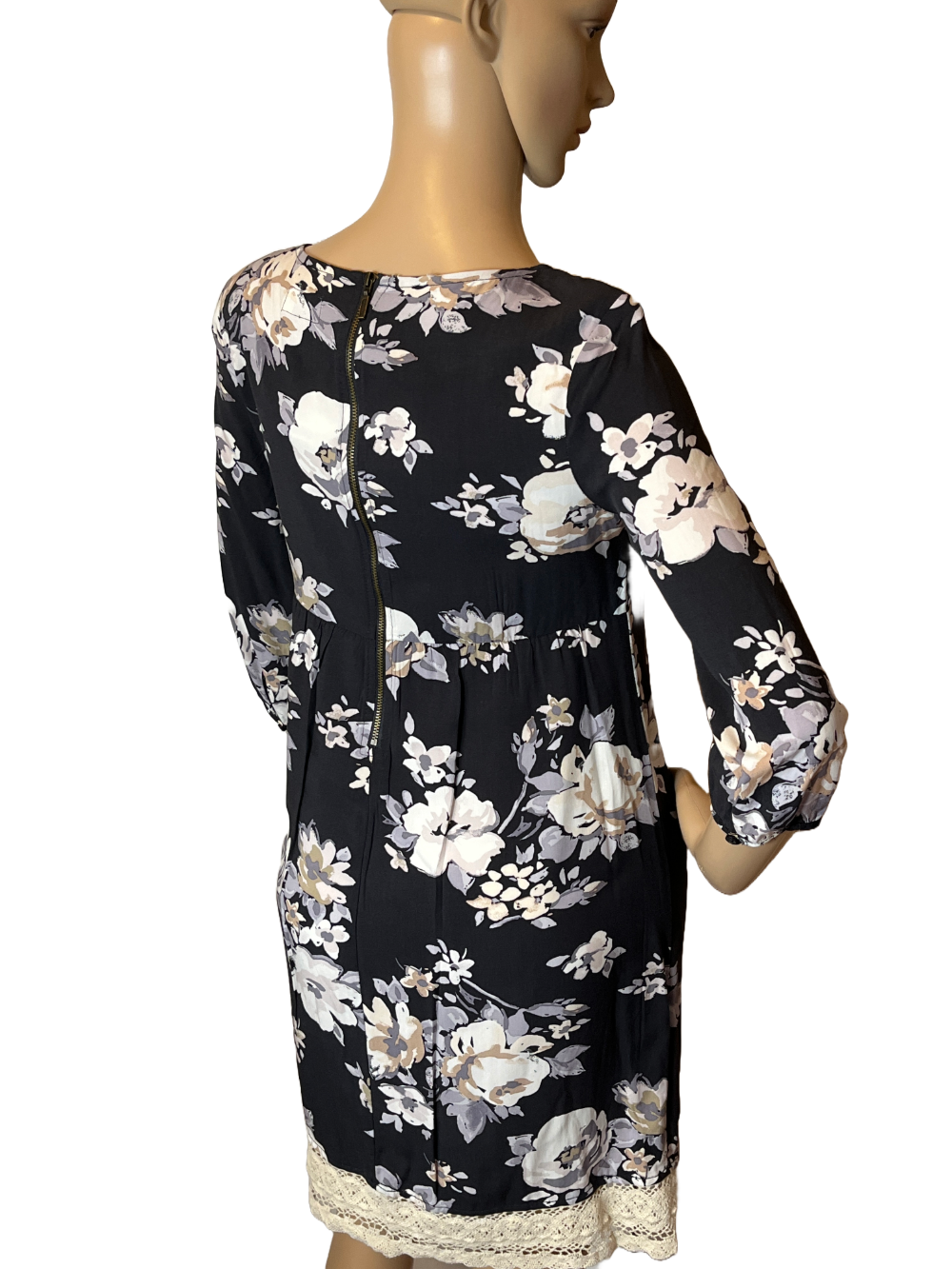 	Bloom in Style – Gorgeous Floral Print Dress(Size XS)