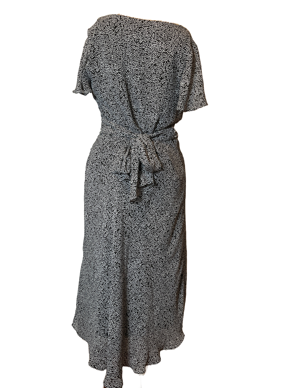 Effortless Elegance: R&K Short Sleeve Maxi Dress (Size 10)