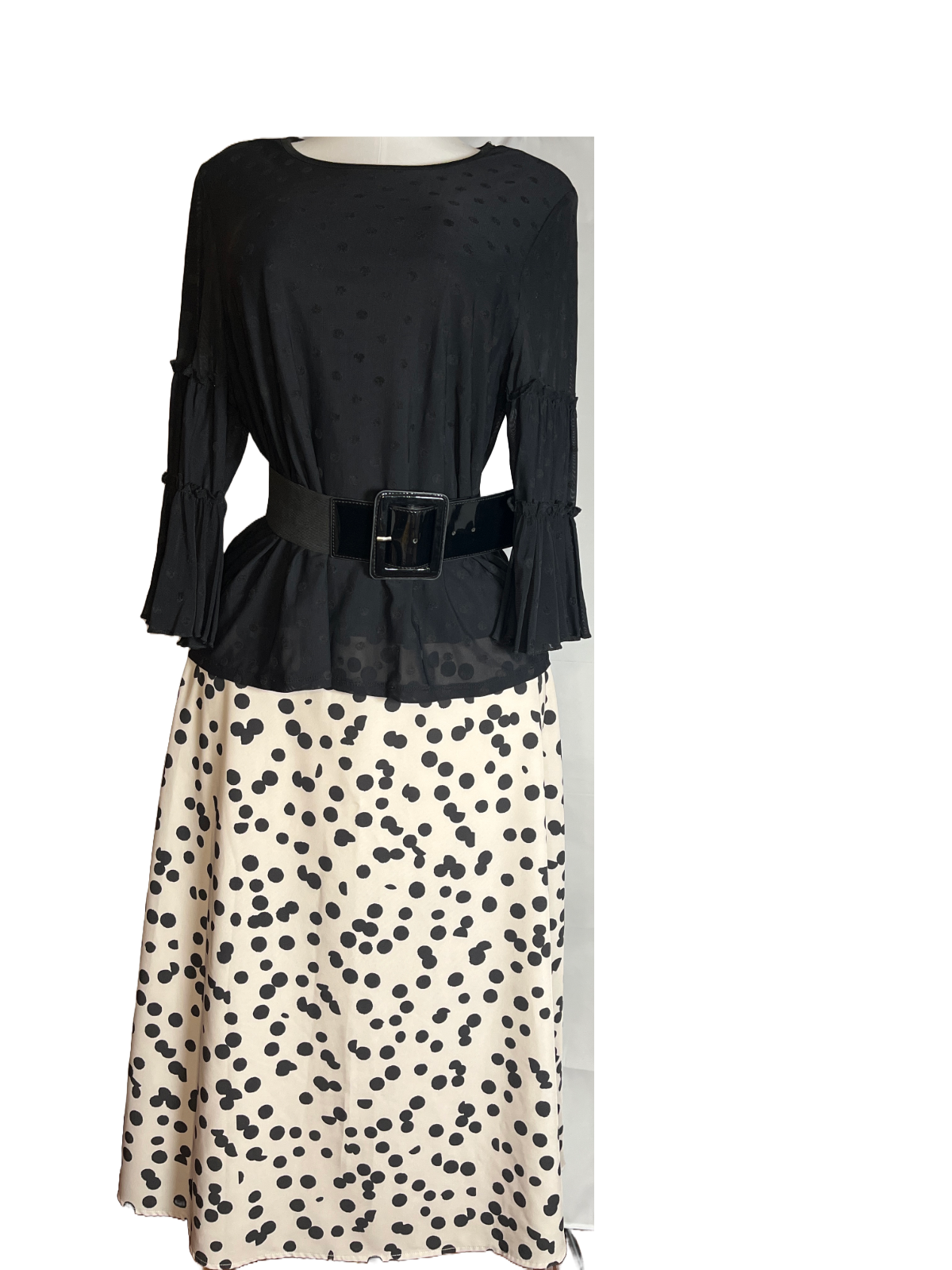Boho-style blouse – Flowy, lightweight fabric with dramatic bell or kimono sleeves (size 14/16)