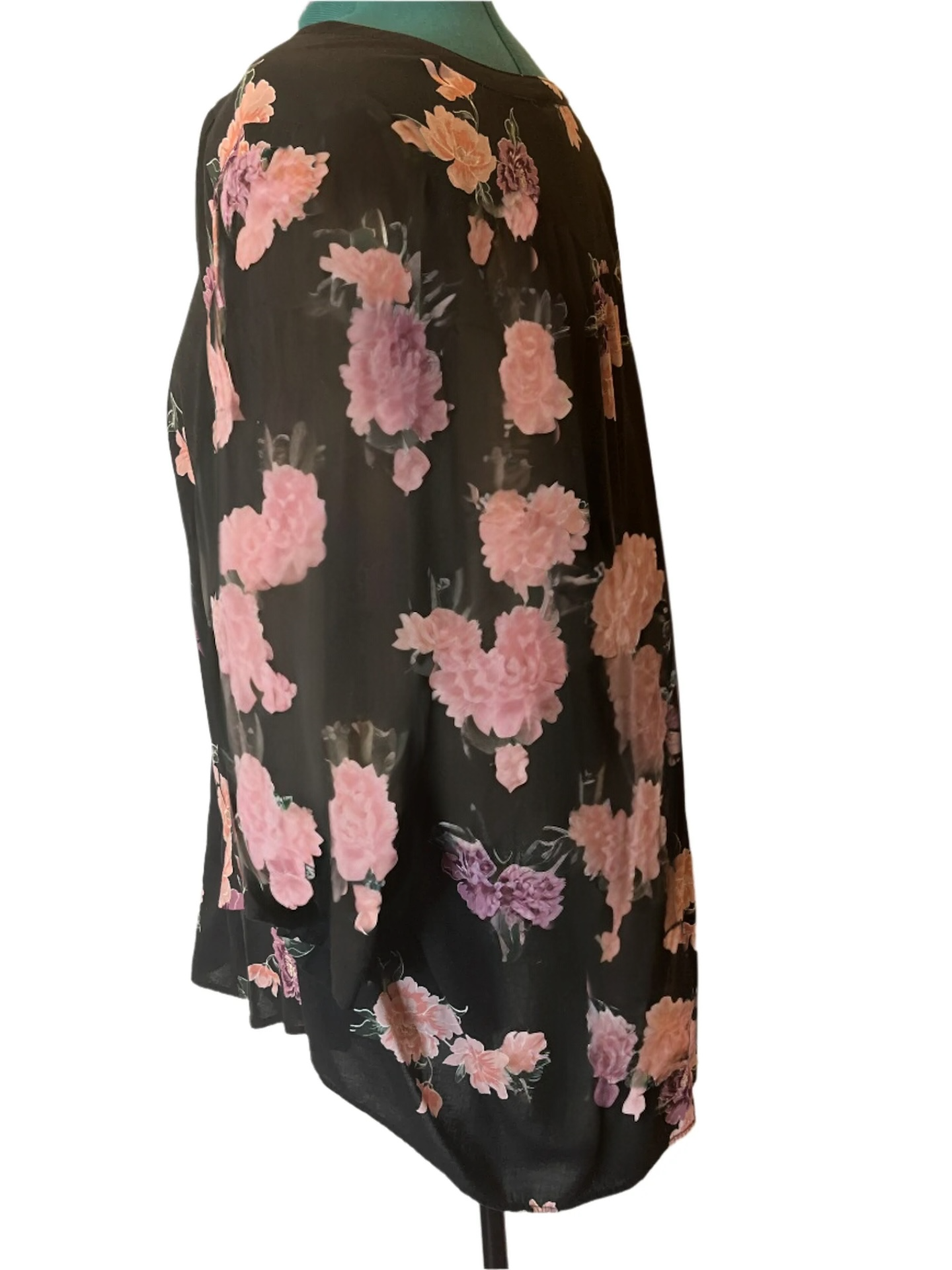 Torrid -Floral Button-Up Blouse (size 3x)