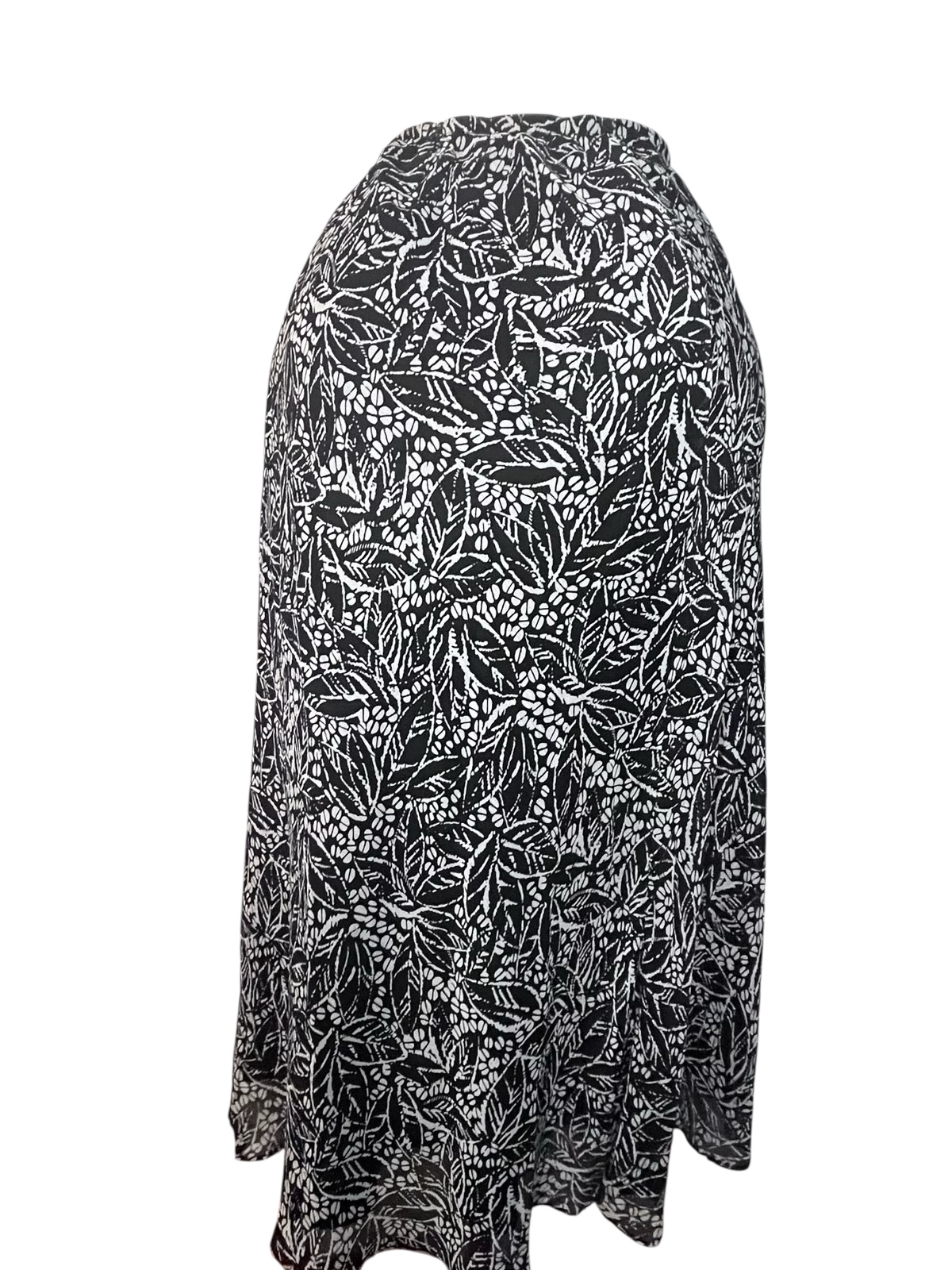 Lane Bryant- Black and White Leaf Print Skirt