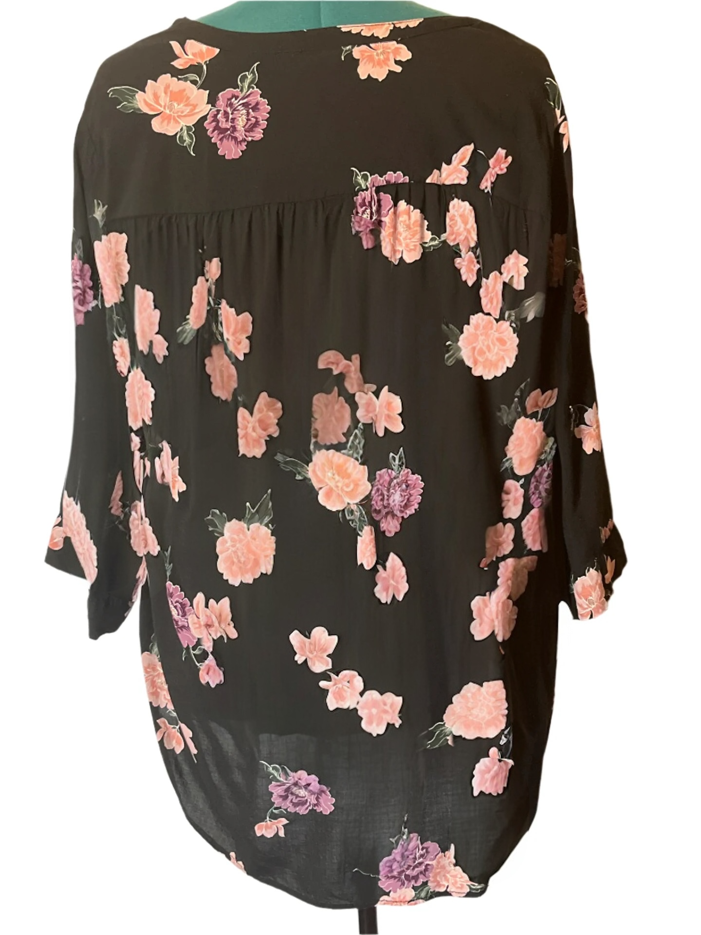 Torrid -Floral Button-Up Blouse (size 3x)