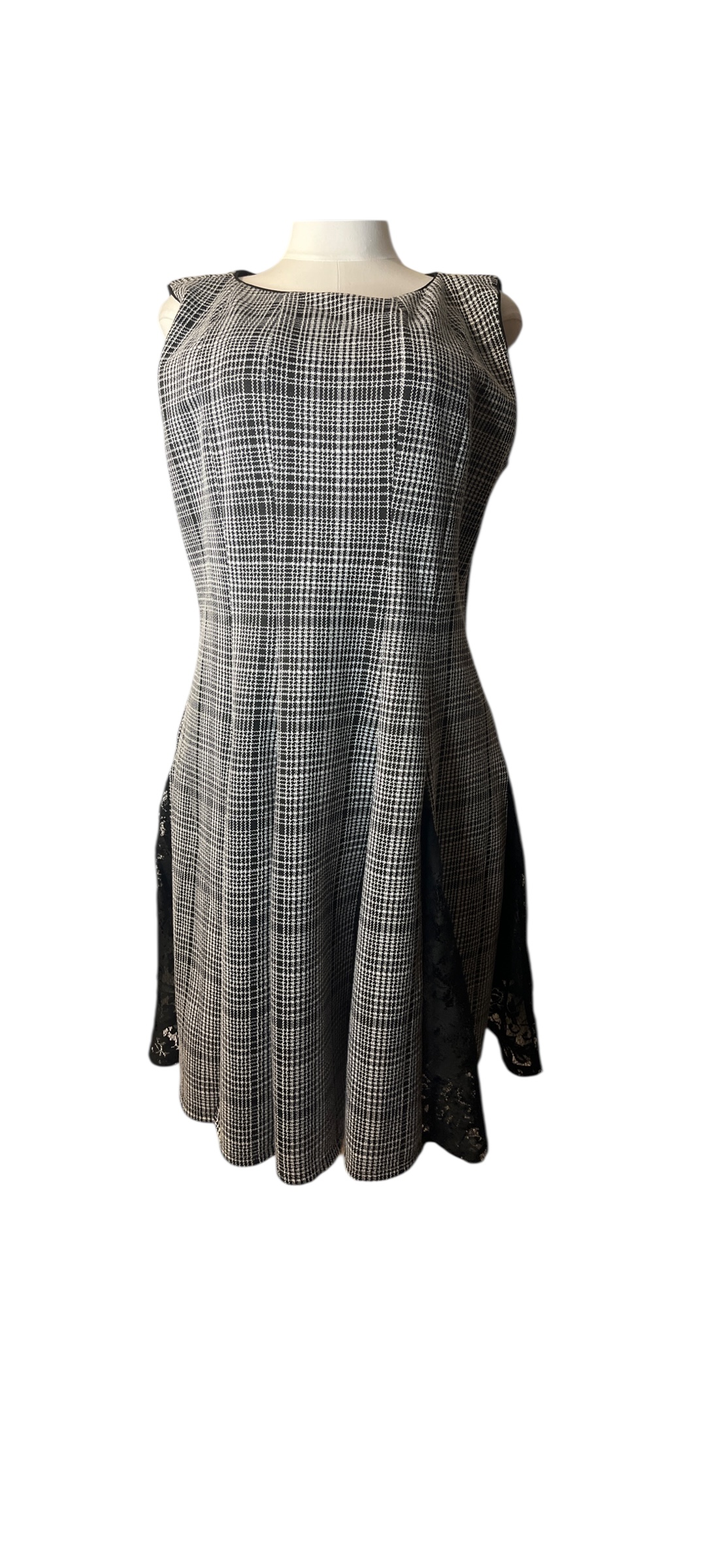 Roz & Ali-Checkered Knee-Length Dress