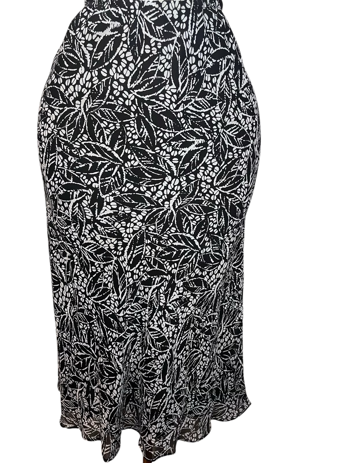 Lane Bryant- Black and White Leaf Skirt(size 14/16)