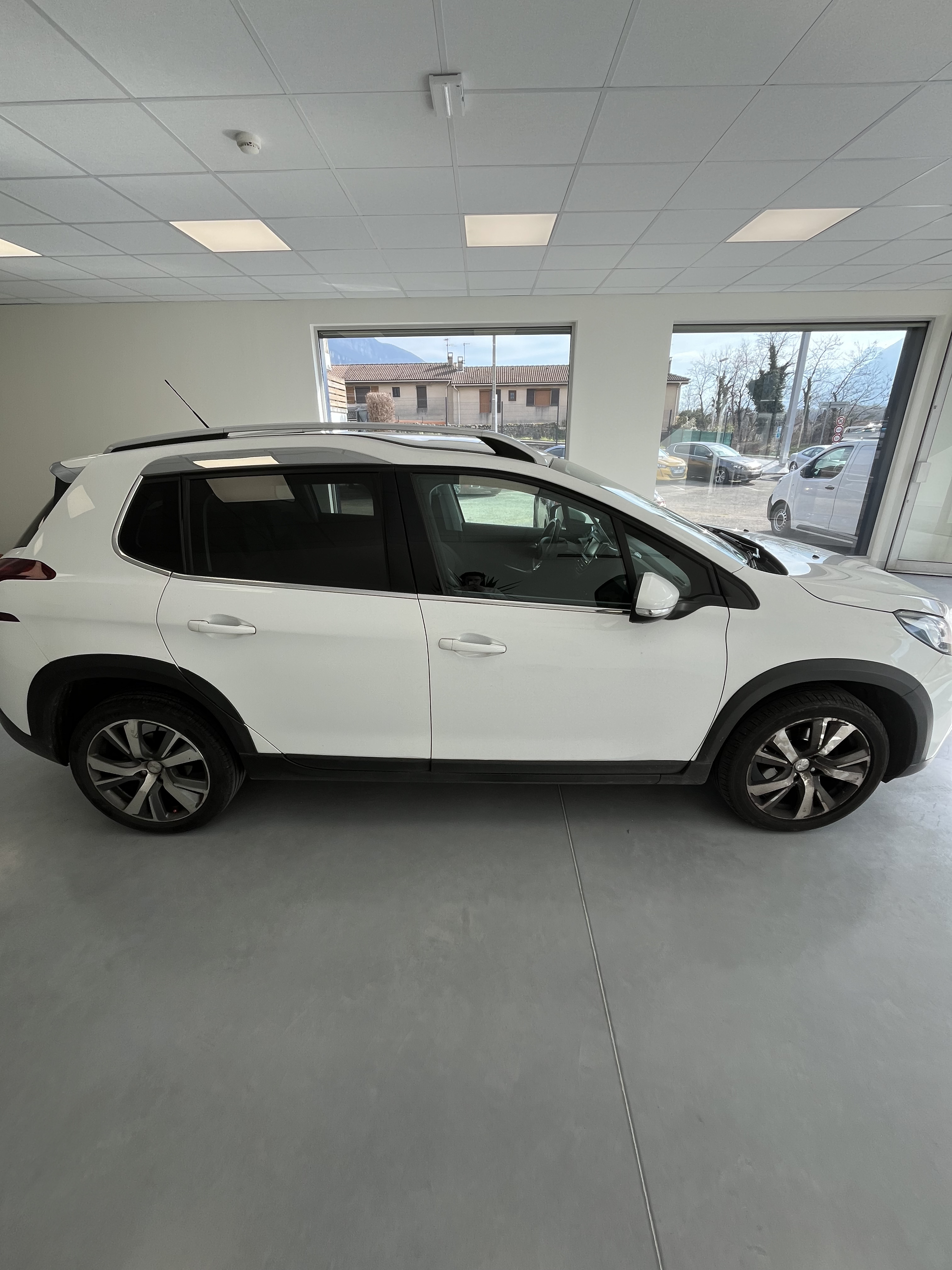 PEUGEOT 2008 ALLURE 