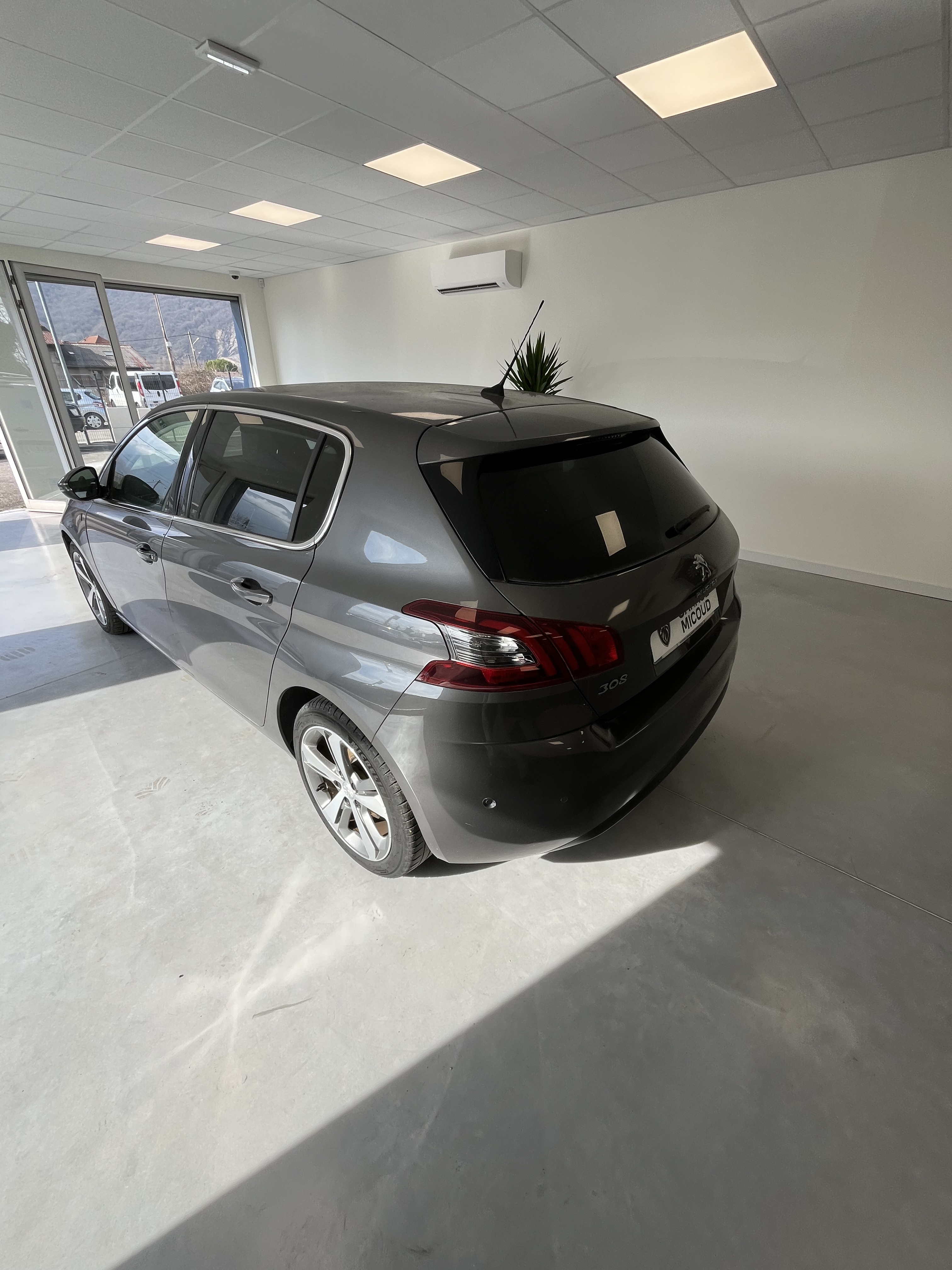 PEUGEOT 308 TECH EDITION 1.2 ESSENCE