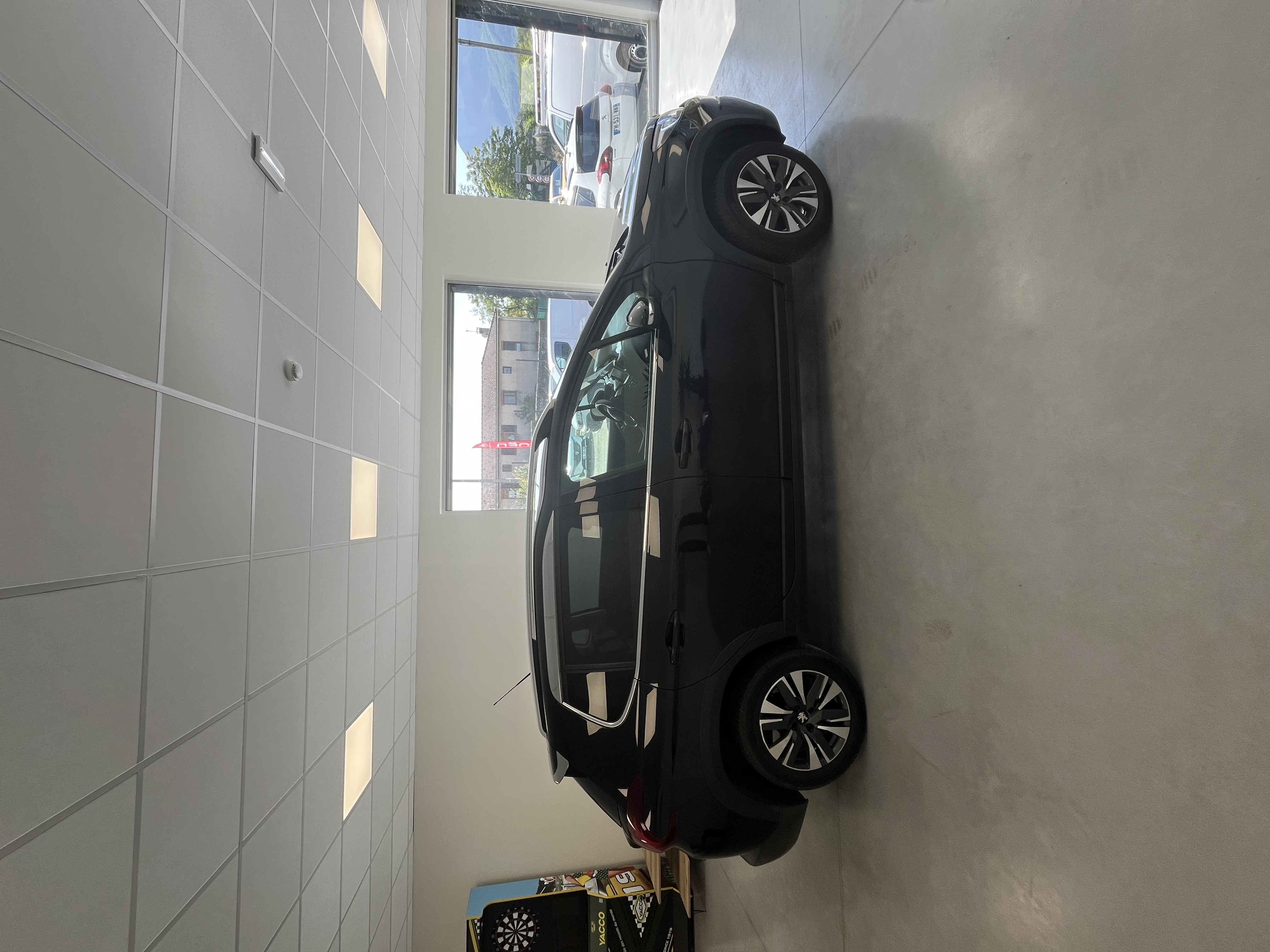 PEUGEOT 2008 ALLURE BUSINESS ESSENCE NOIR