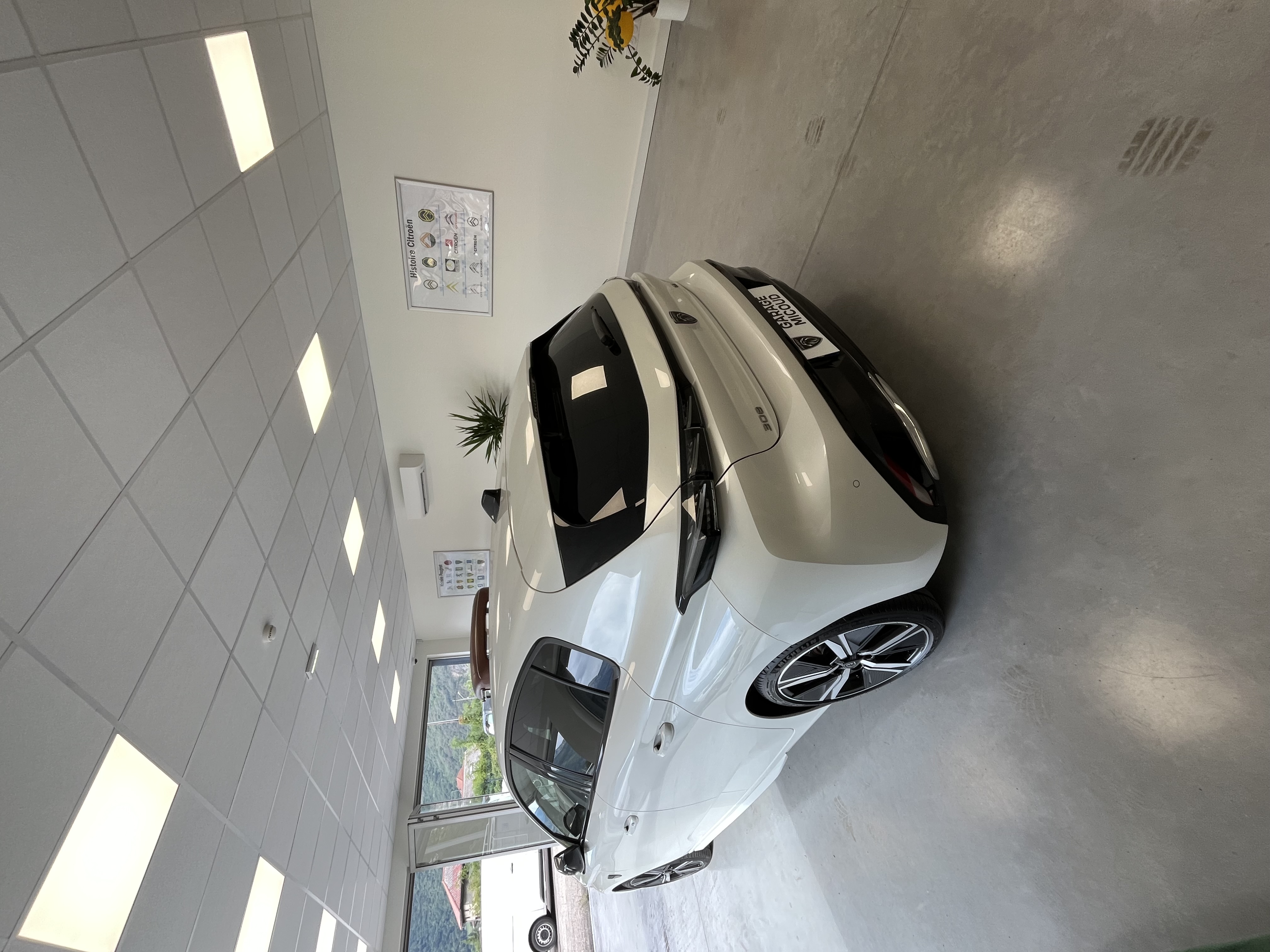 Peugeot 308 ESSENCE BLANC NACRE