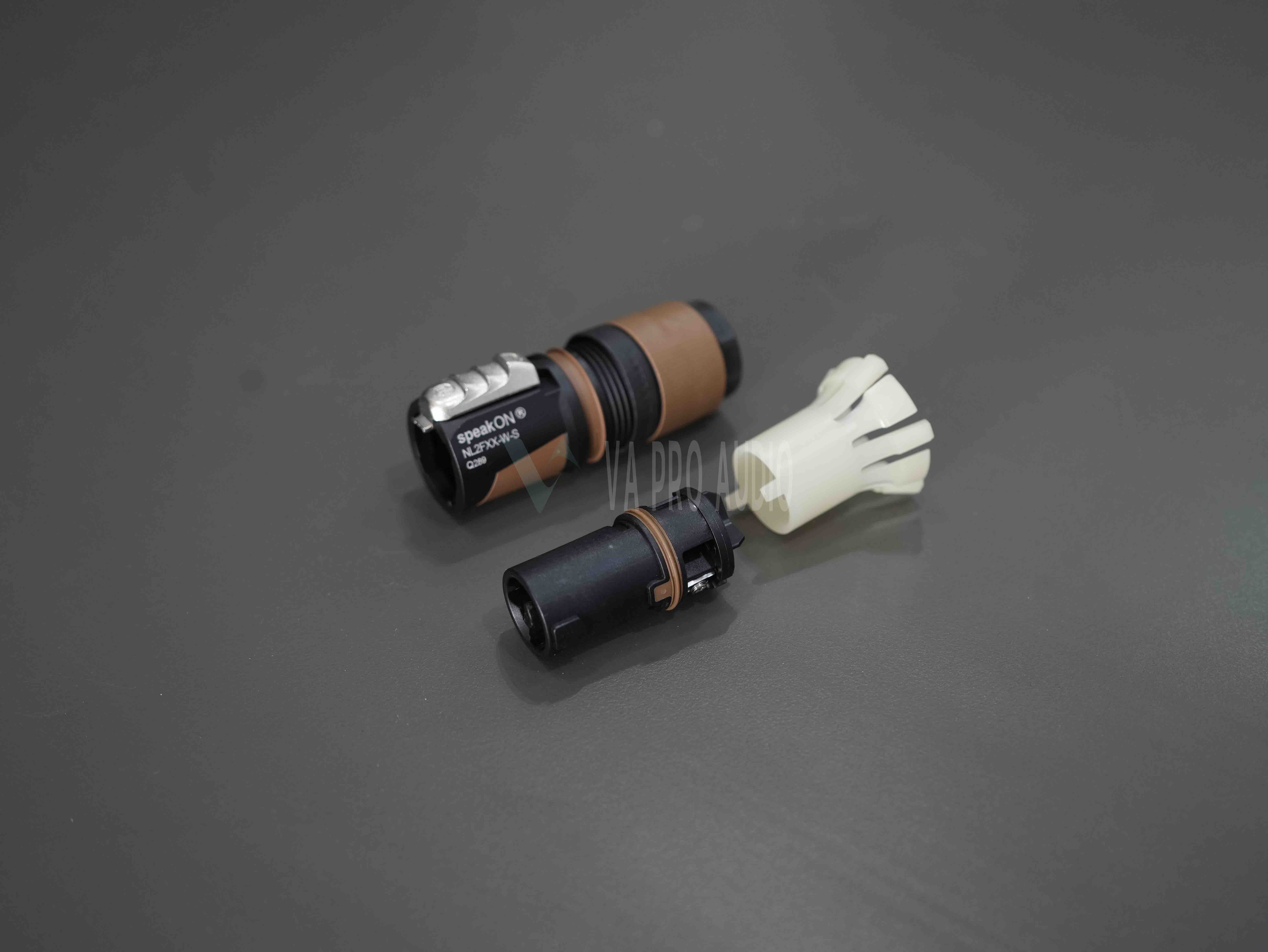 KONEKTOR SPEAKON NEUTRIK NL4FXX WS