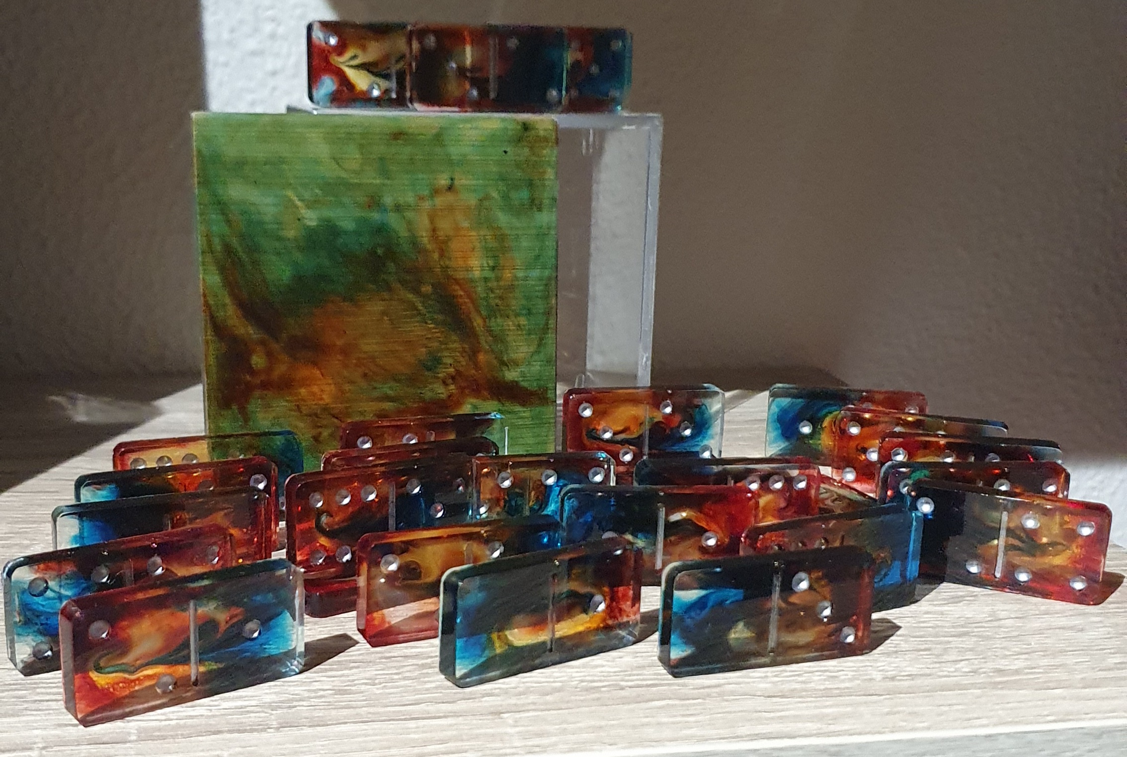 Peças de dominó de resina colorida