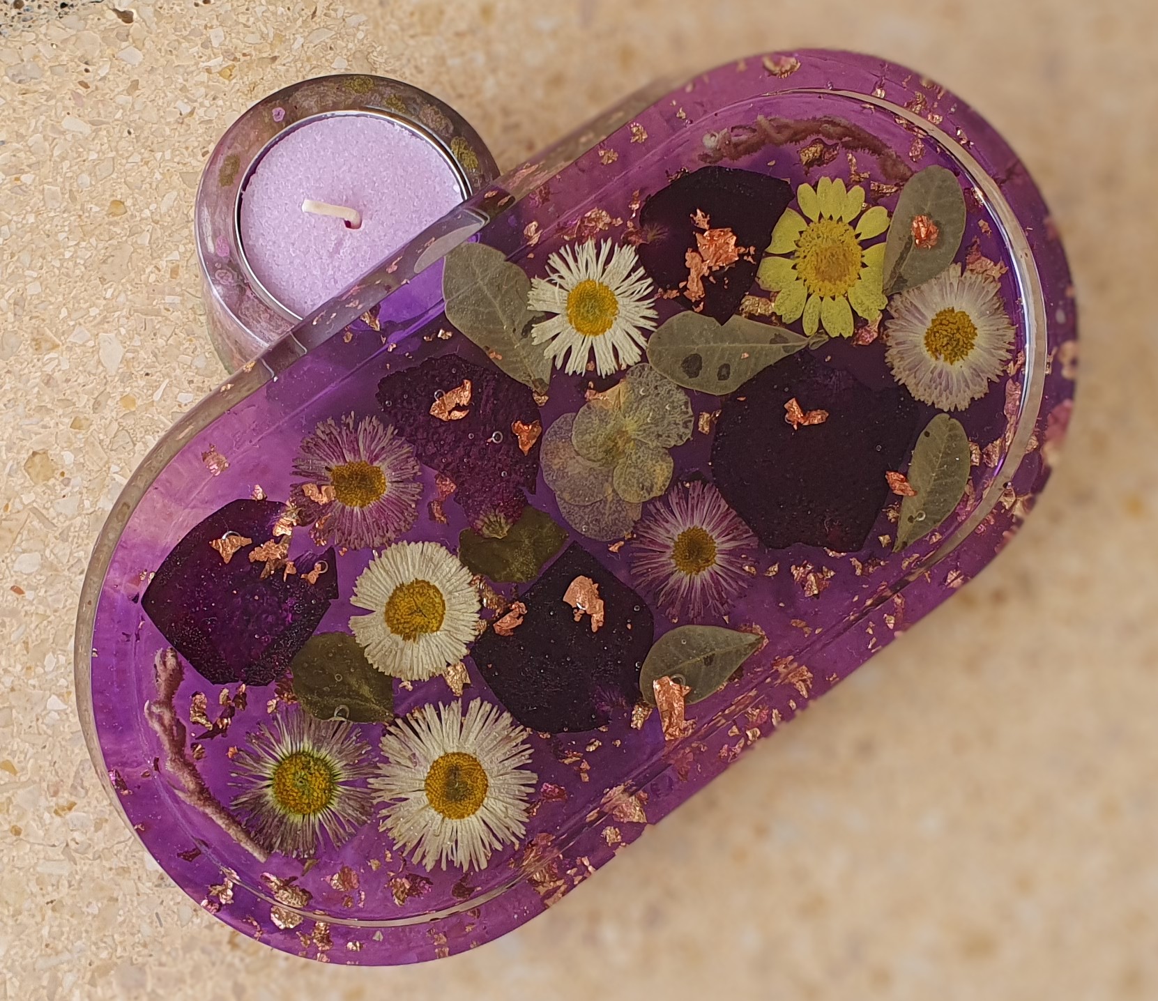 Porta-copos de resina com flores