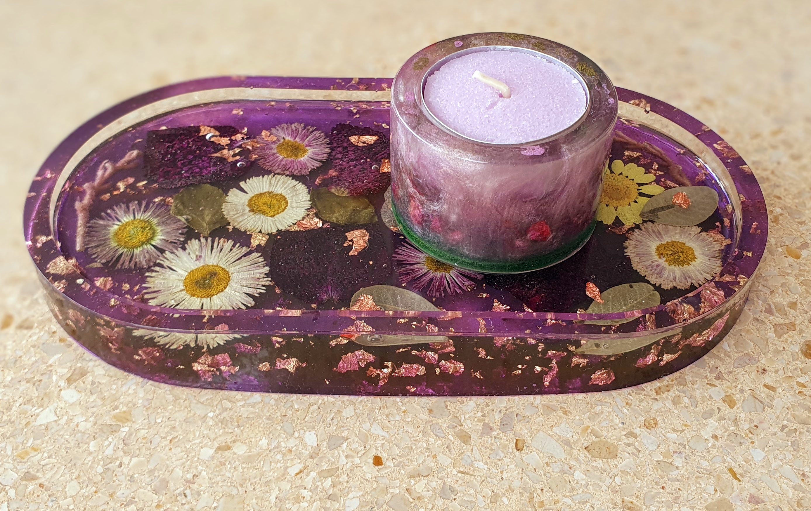 Porta-copos de resina com flores