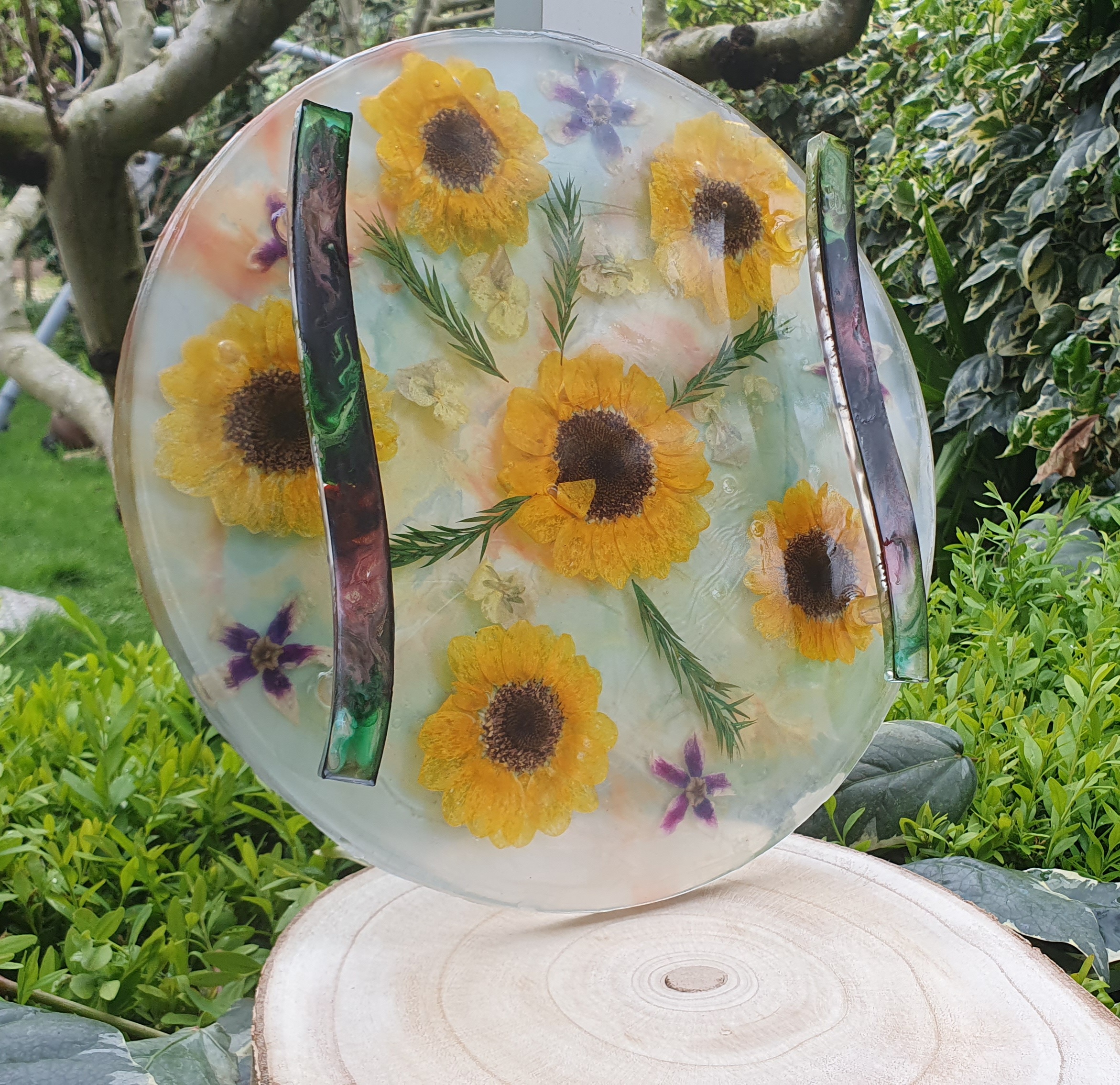 Prato decorativo com flores prensadas