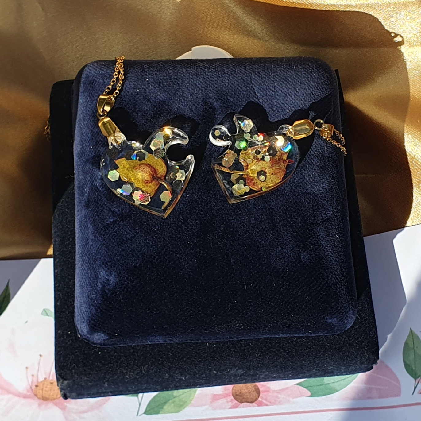 Colar com pingentes de coração