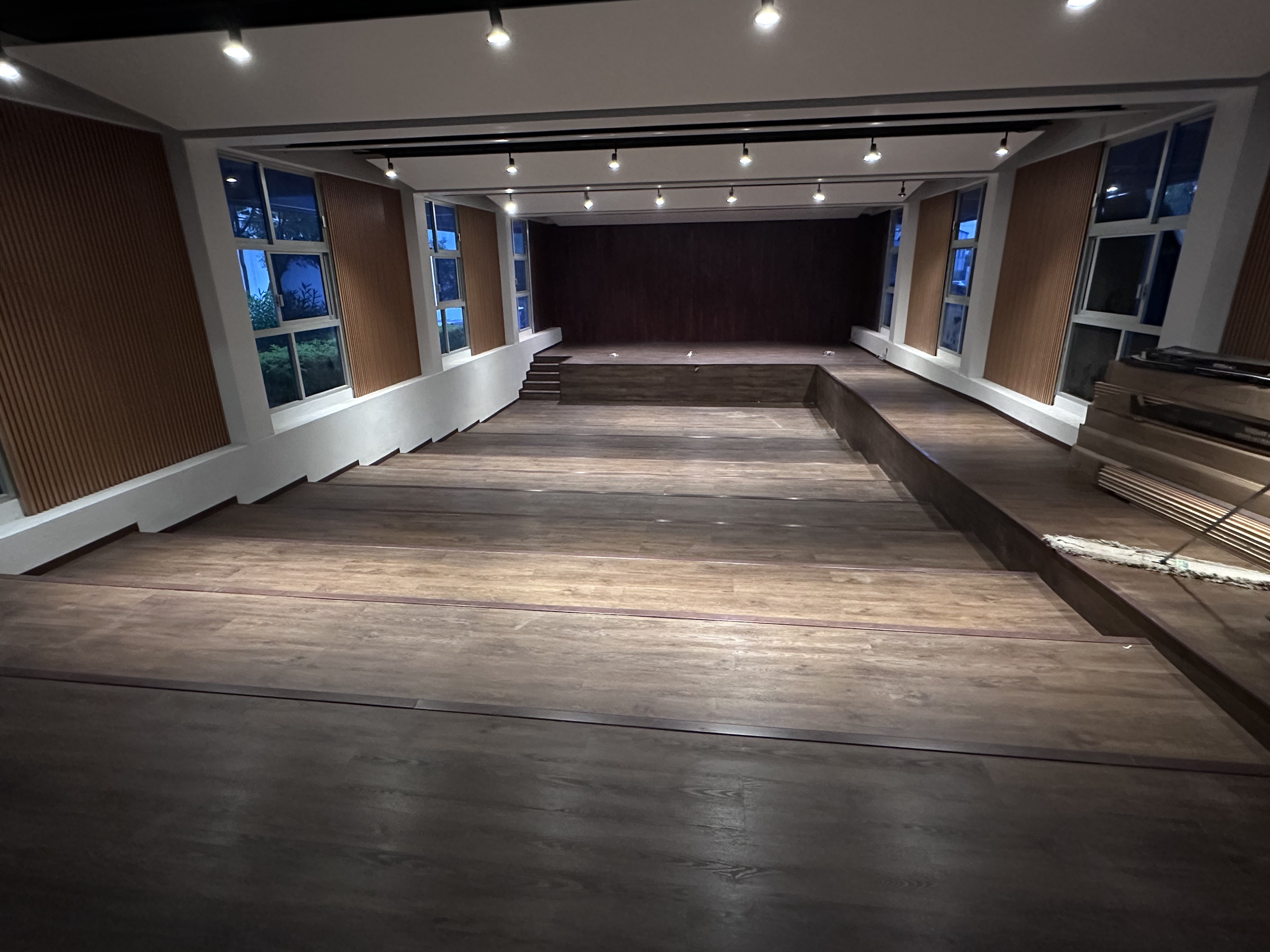 Pisos Laminados, Vinílicos y Madera