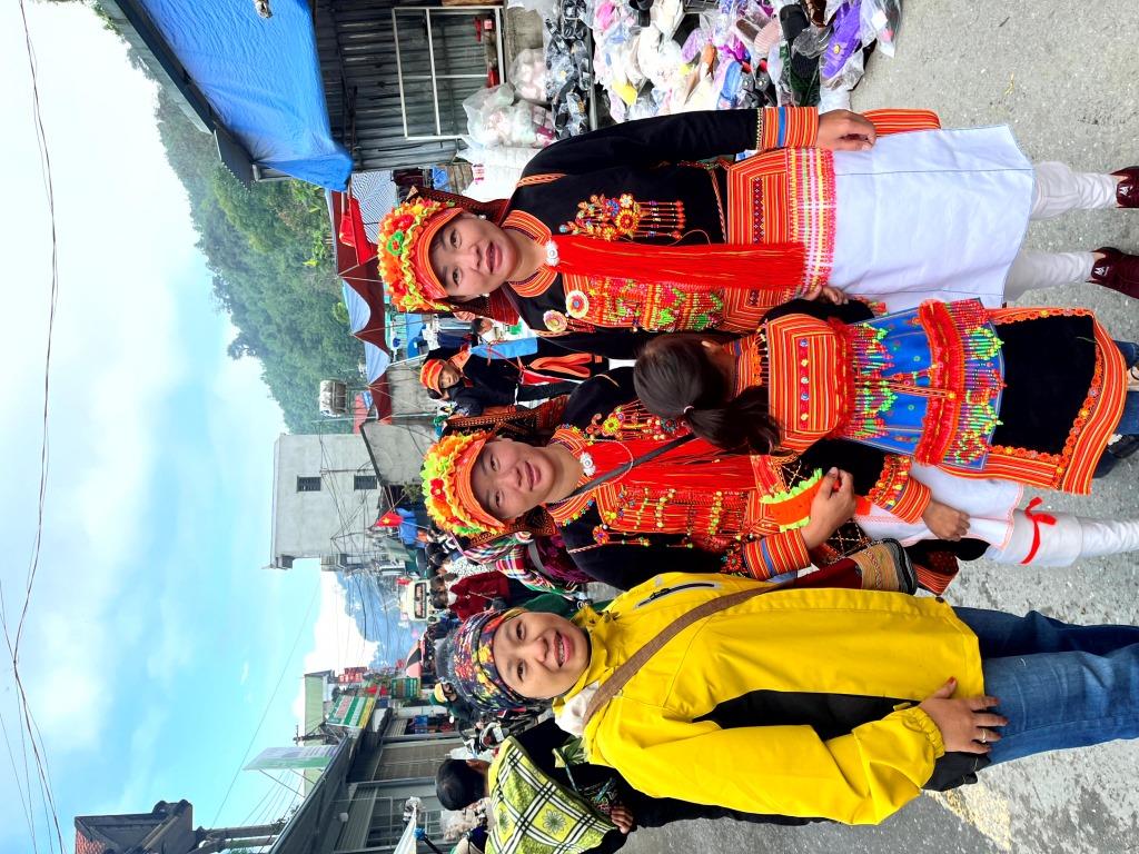 Dao San Sunday market - VISIT - 1/2 day