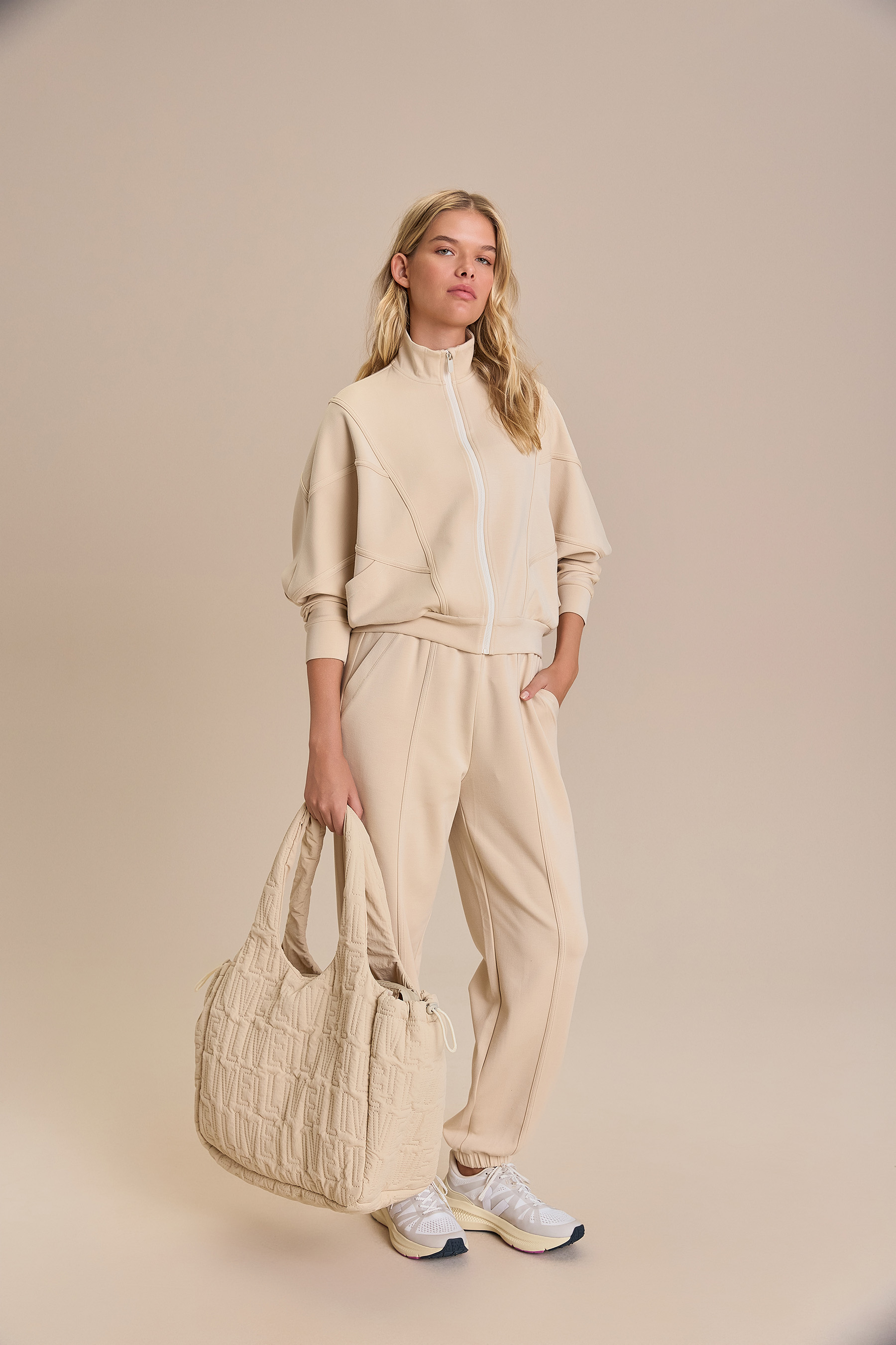 Signature LIVE! Bag Tote