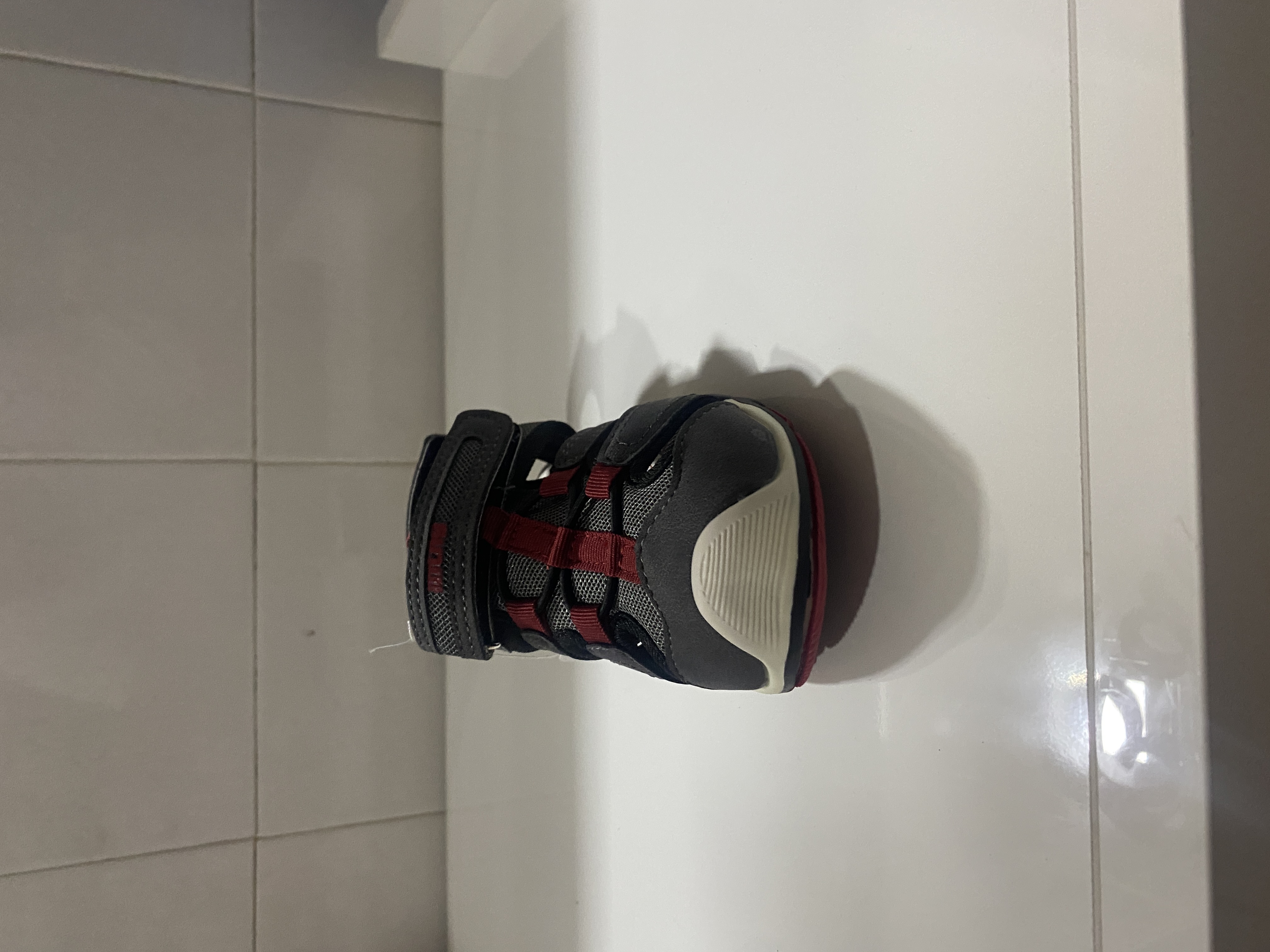 Sandalia deportiva para niño