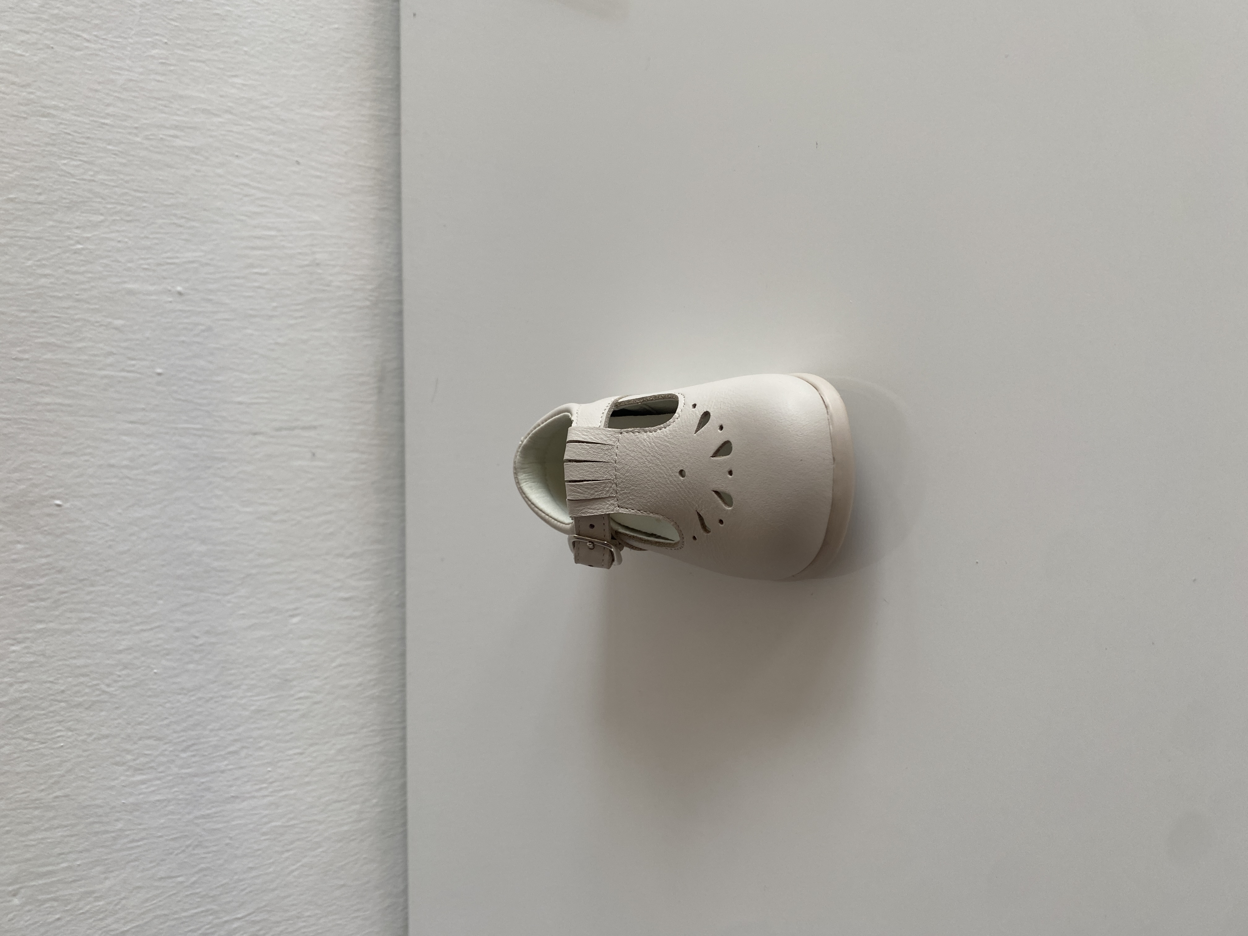 ZAPATO ANDANINES BLANCO CON HEBILLA