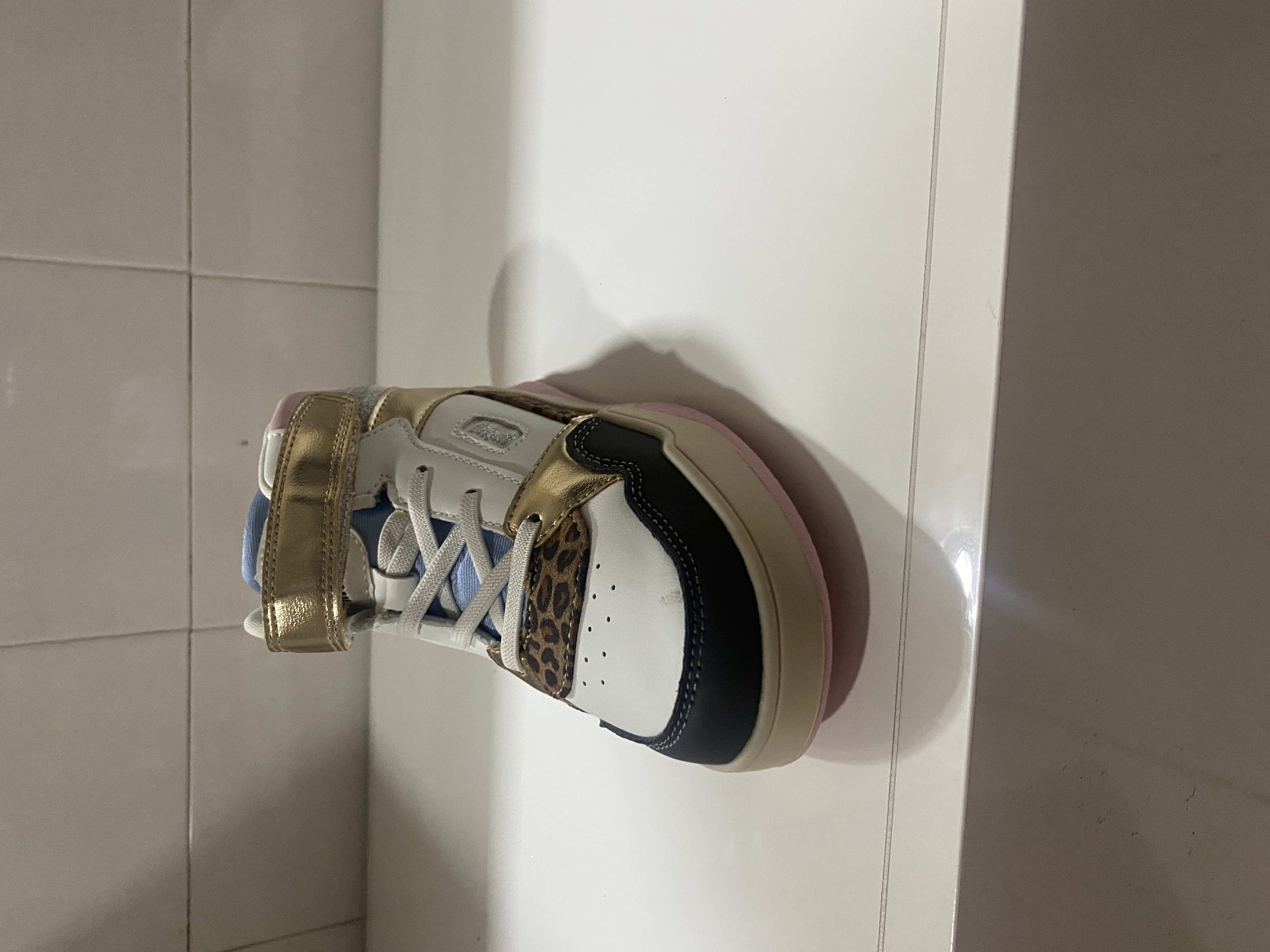 Zapatilla deportiva de moda