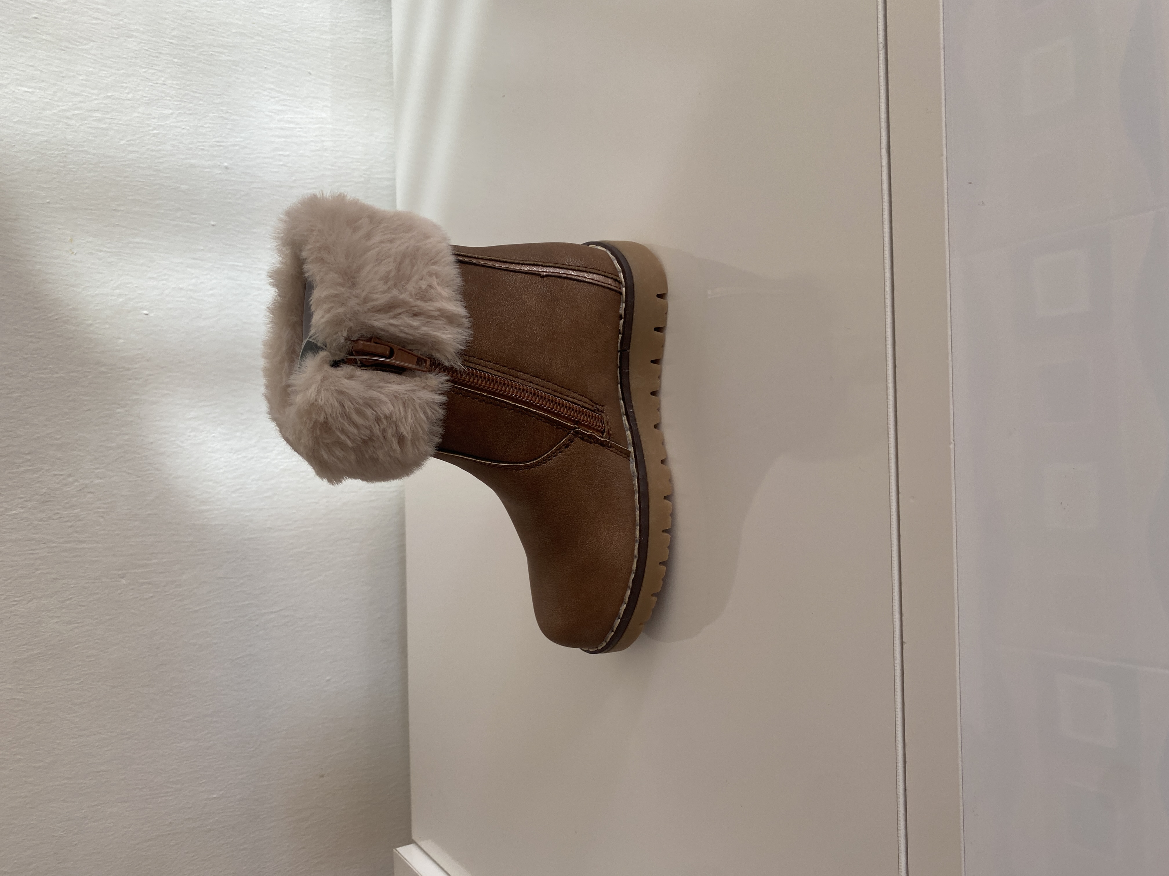 BOTA CONGUITOS MARRÓN PLUSH TAN