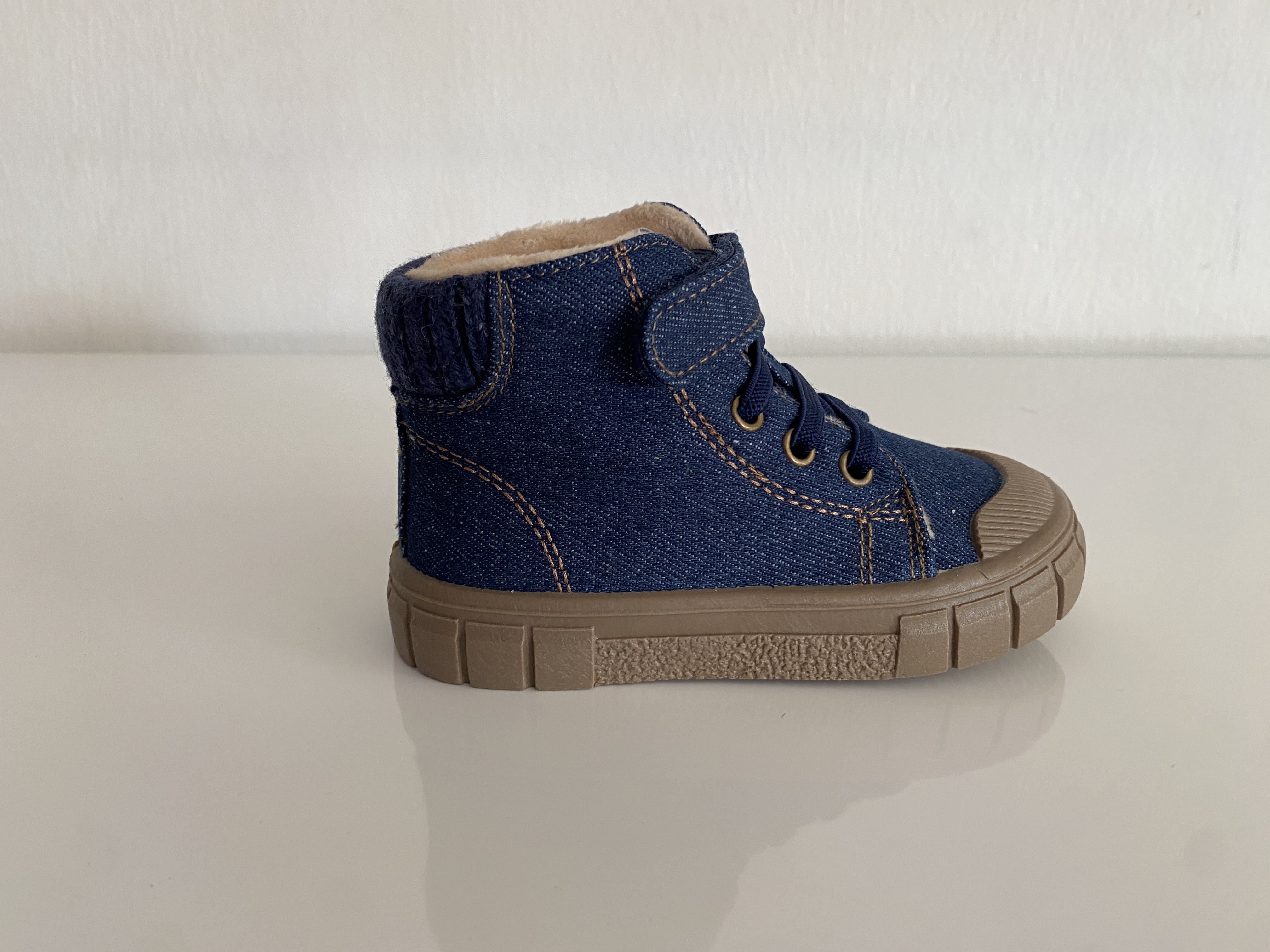 Zapatilla infantil azul