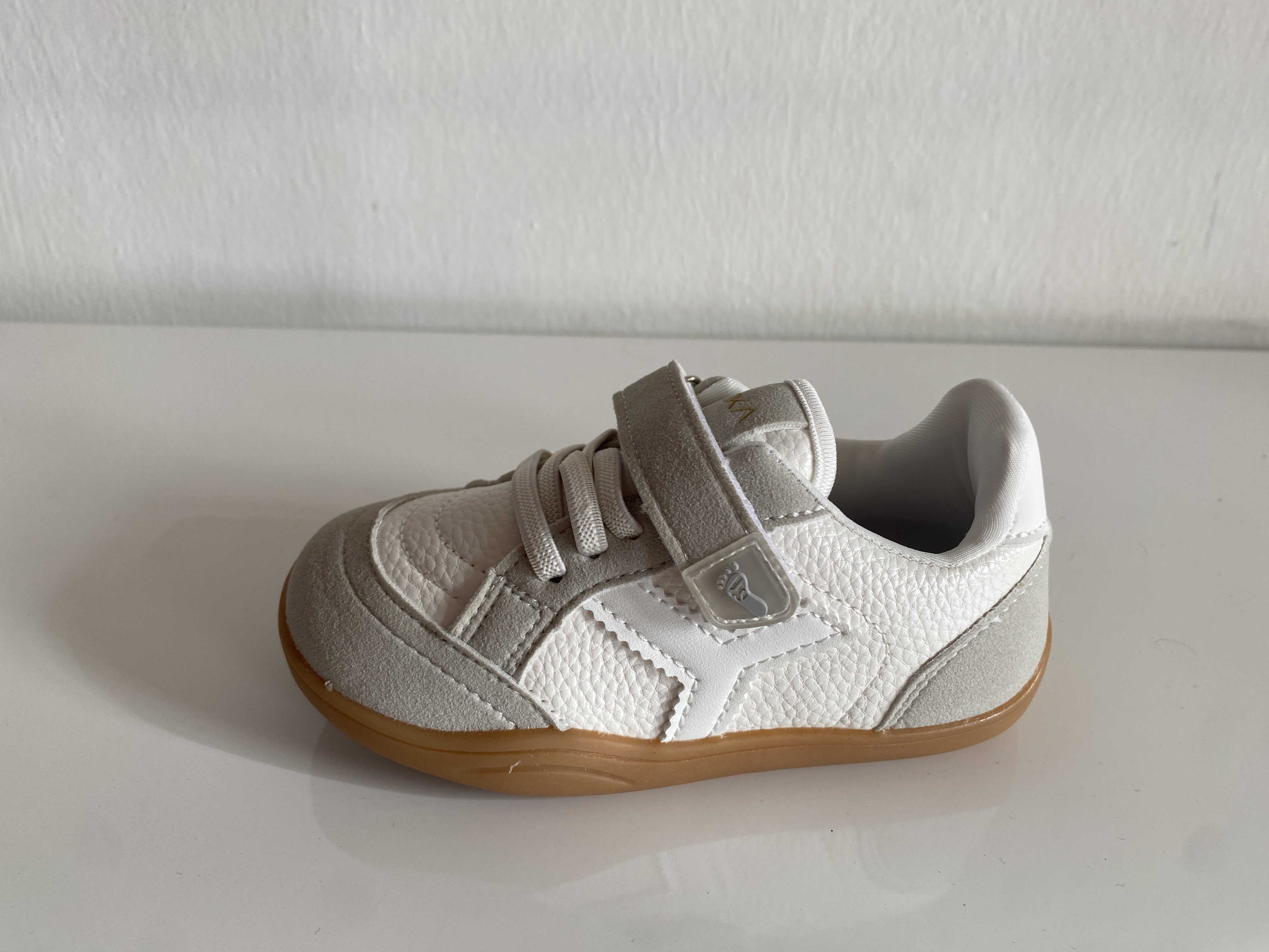 ZAPATILLA ETIKA GRIS