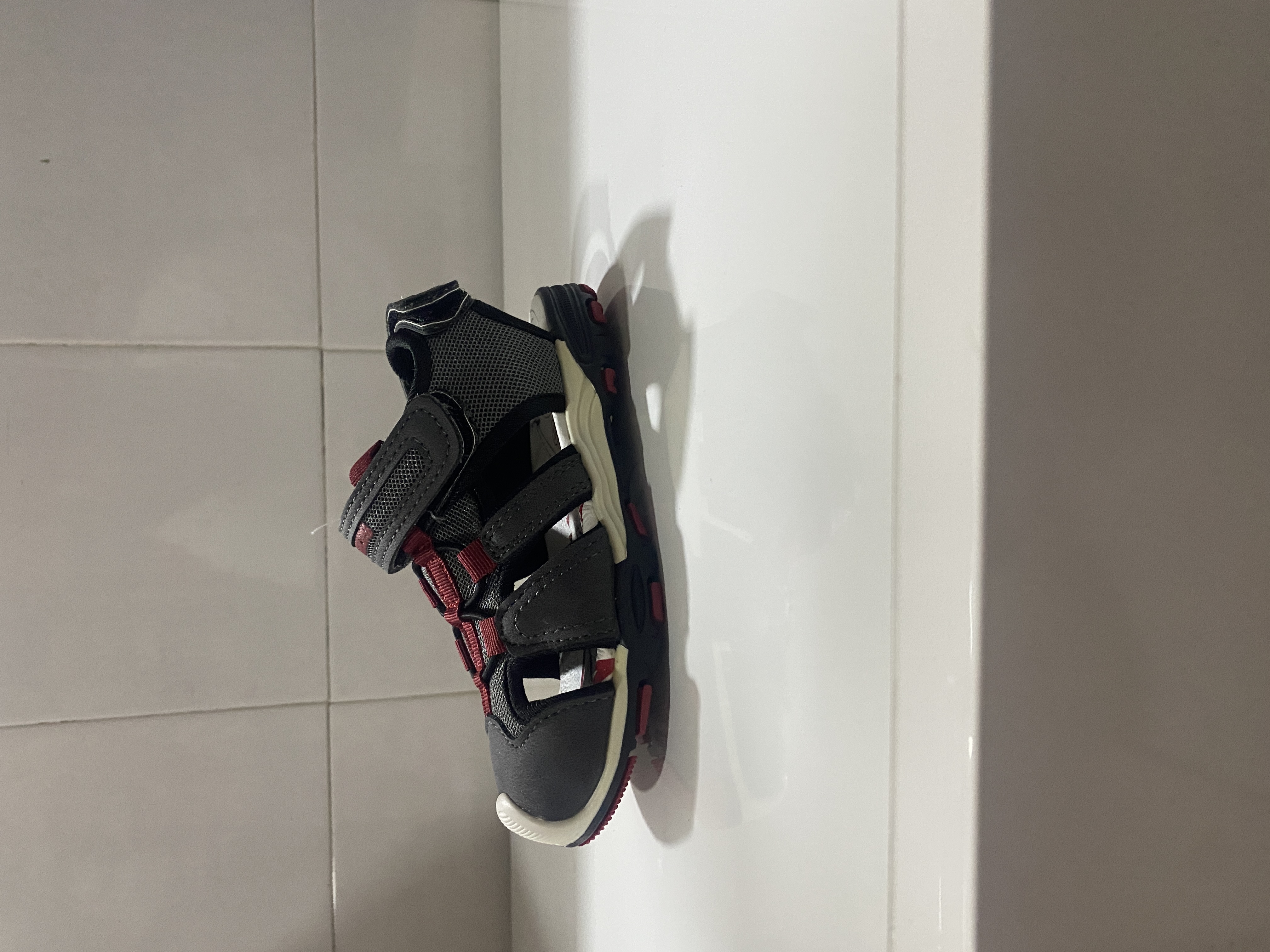 Sandalia deportiva para niño