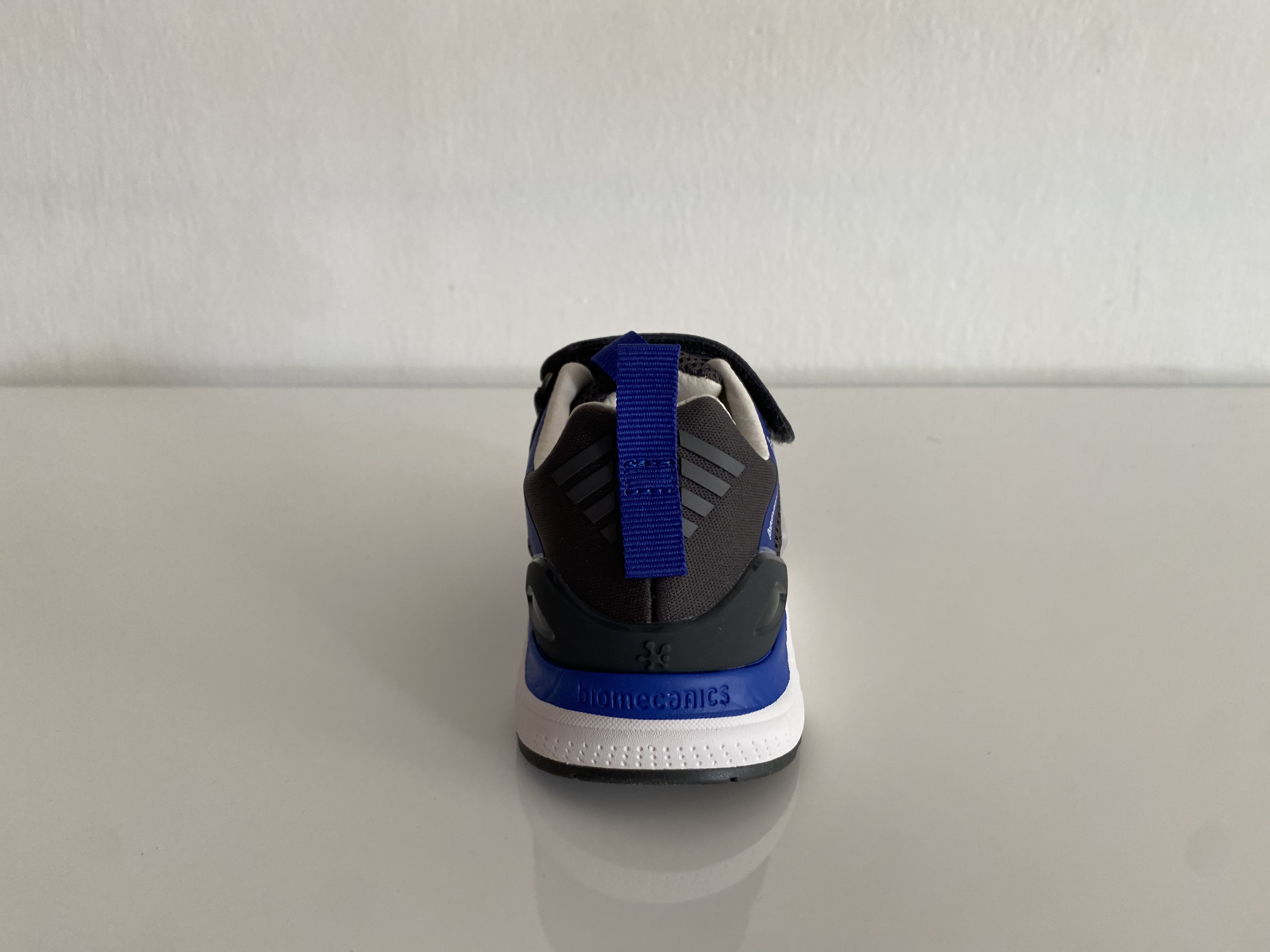 Zapatilla deportiva infantil