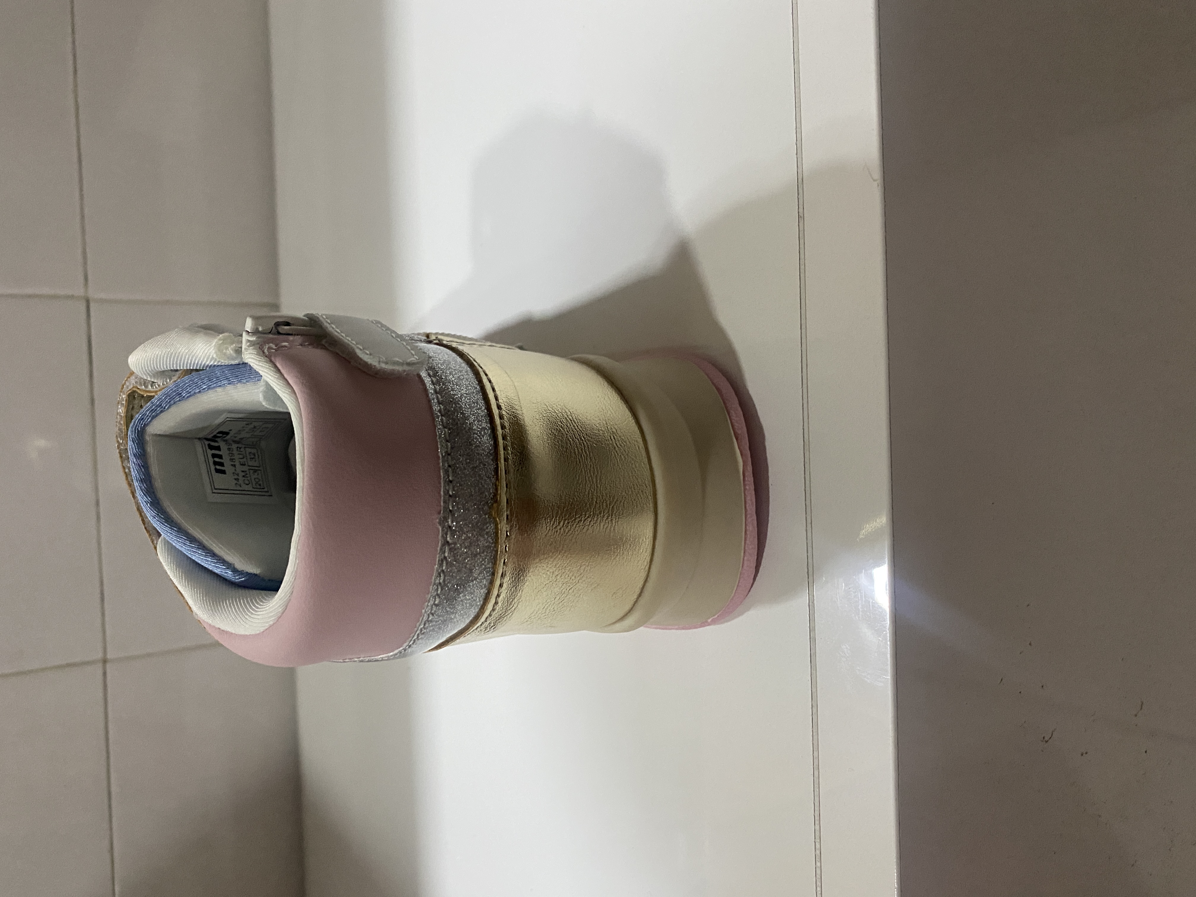 Zapatilla deportiva de moda