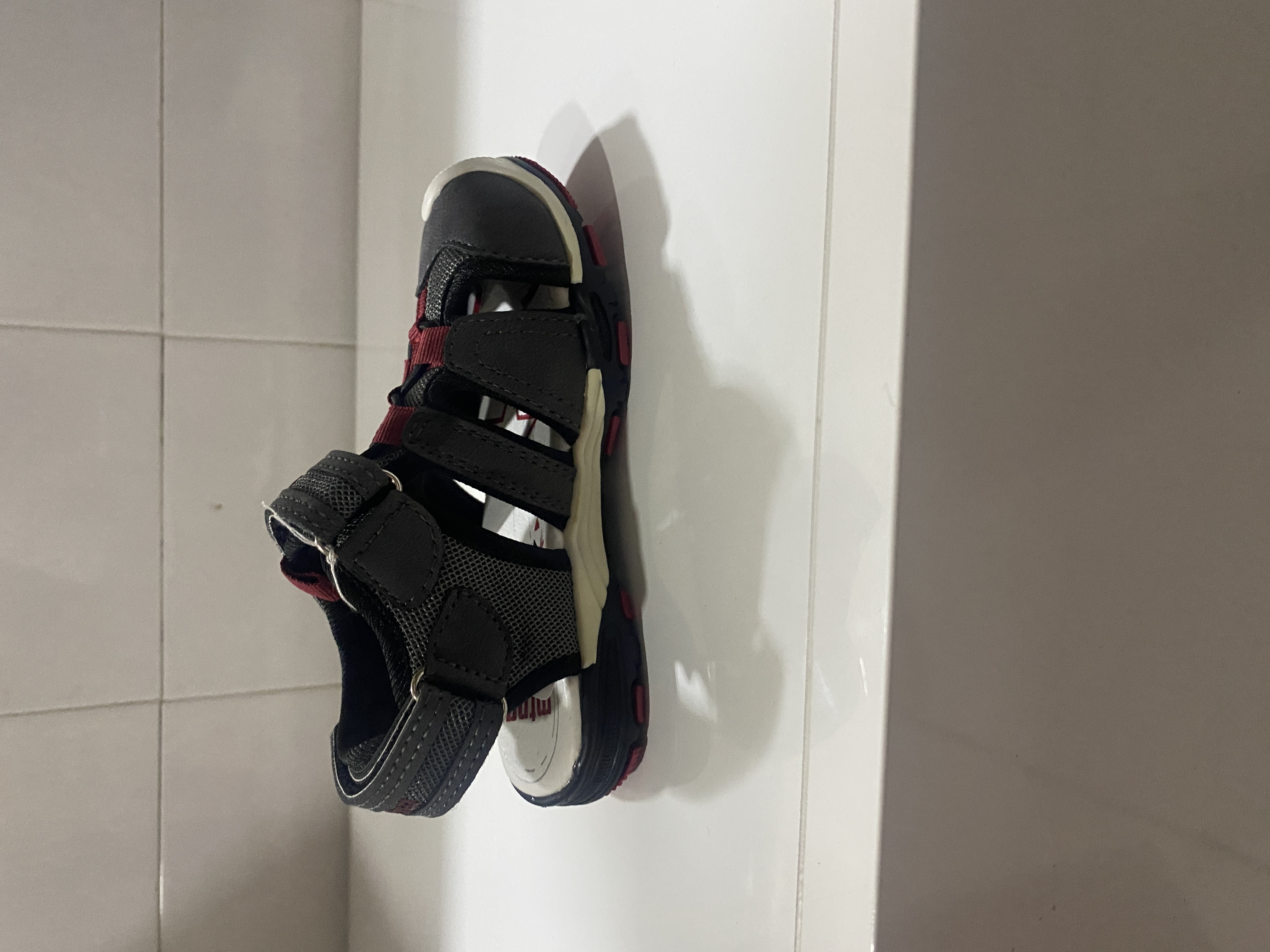 Sandalia deportiva para niño