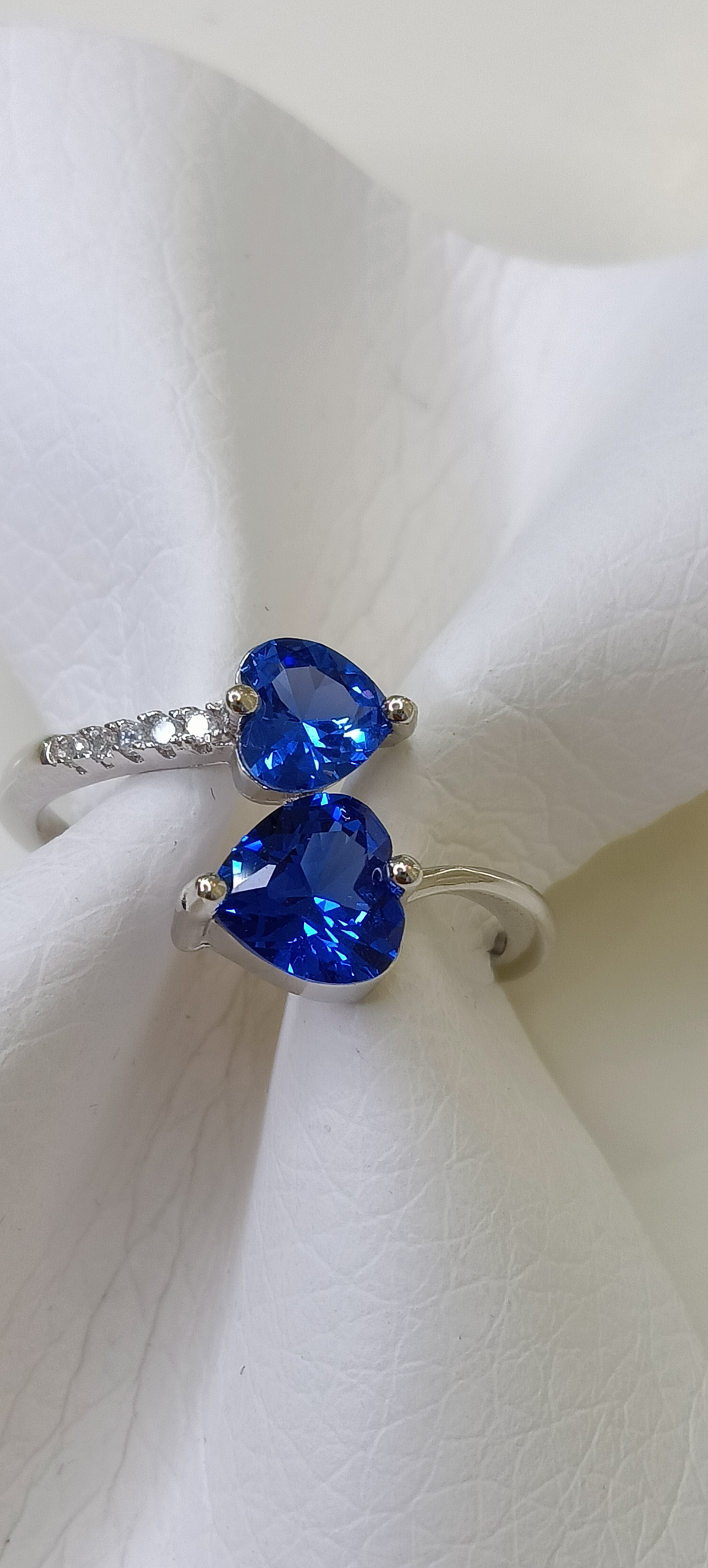 Anello cuori incrociati