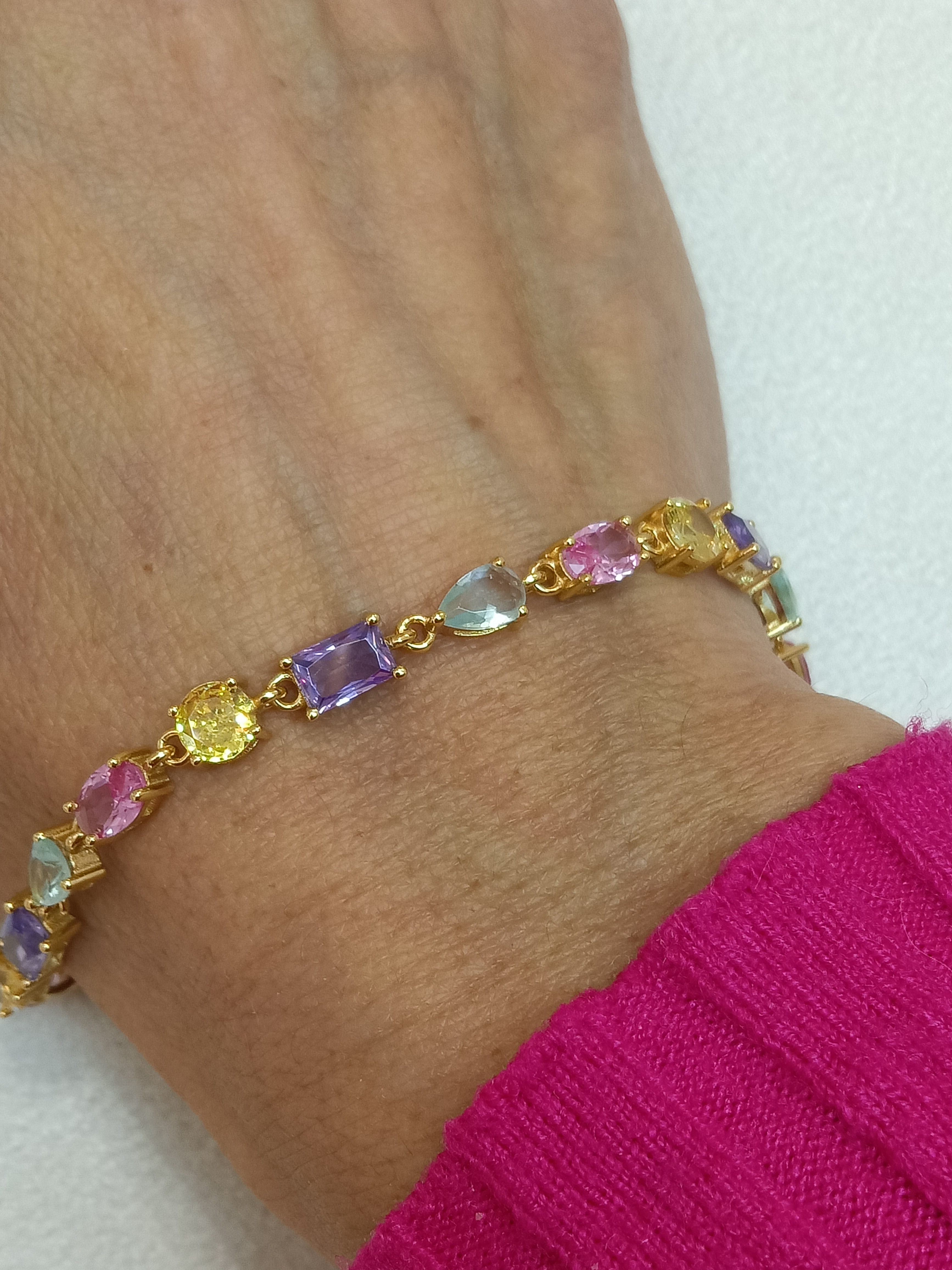 Bracciale in argento placcato oro con pietre colorate 