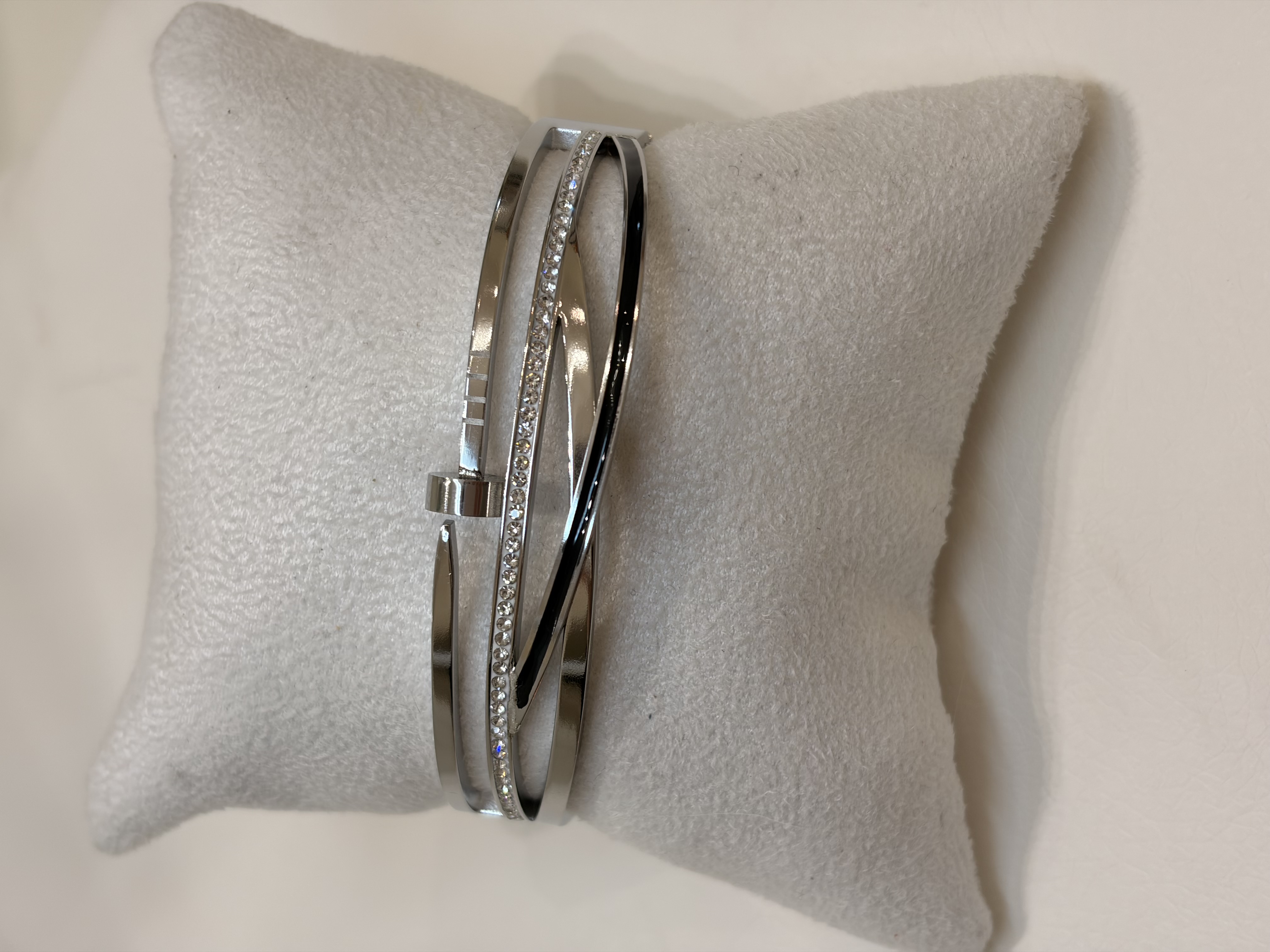 Bracciale rigido chiodo