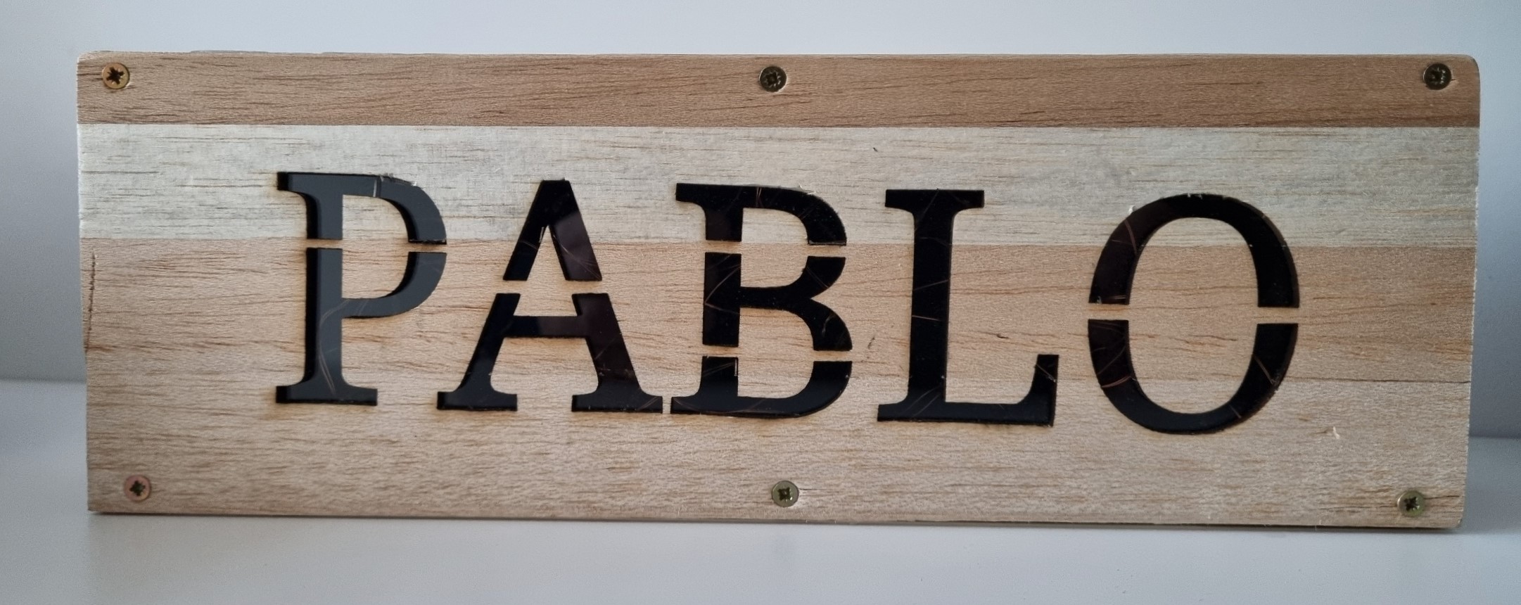 CAJA DE MADERA CON LUCES Y GRABADO PERSONALIZADO