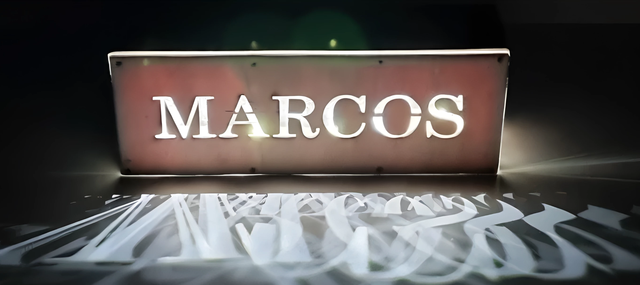 CAJA DE MADERA CON LUCES Y GRABADO PERSONALIZADO