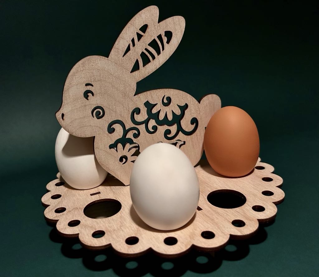 Medinis margučių laikiklis su zuikio dekoru