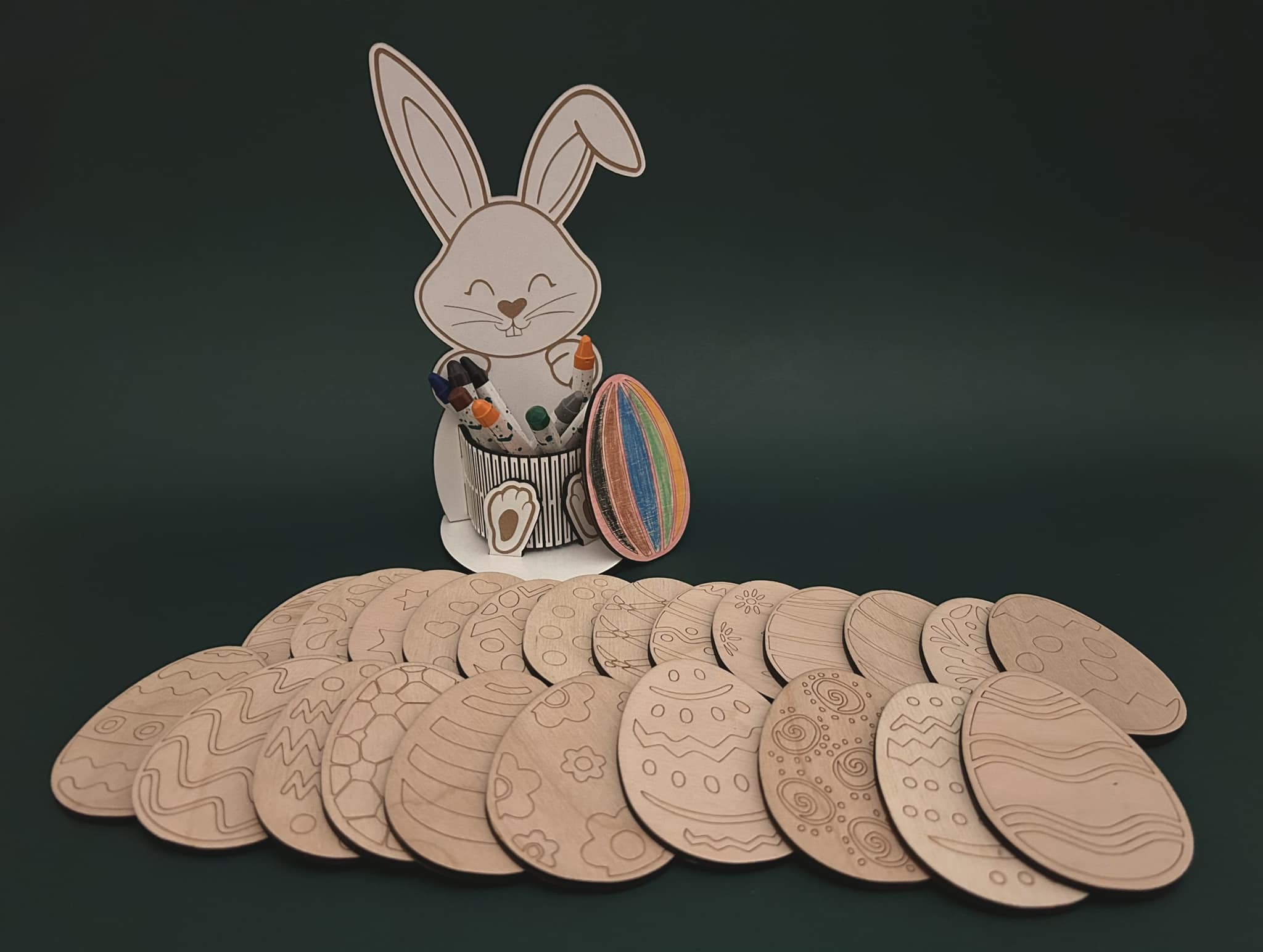 Mediniai spalvinimo Velykiniai margučiai