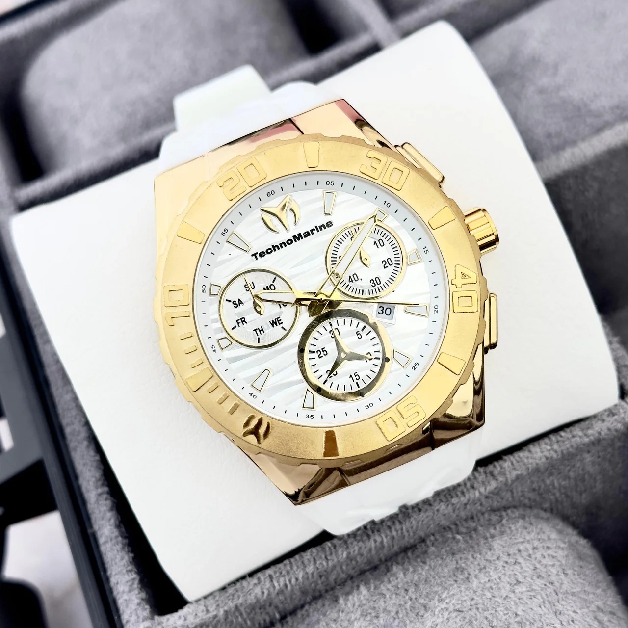 Reloj Technomarine variedad de tonos
