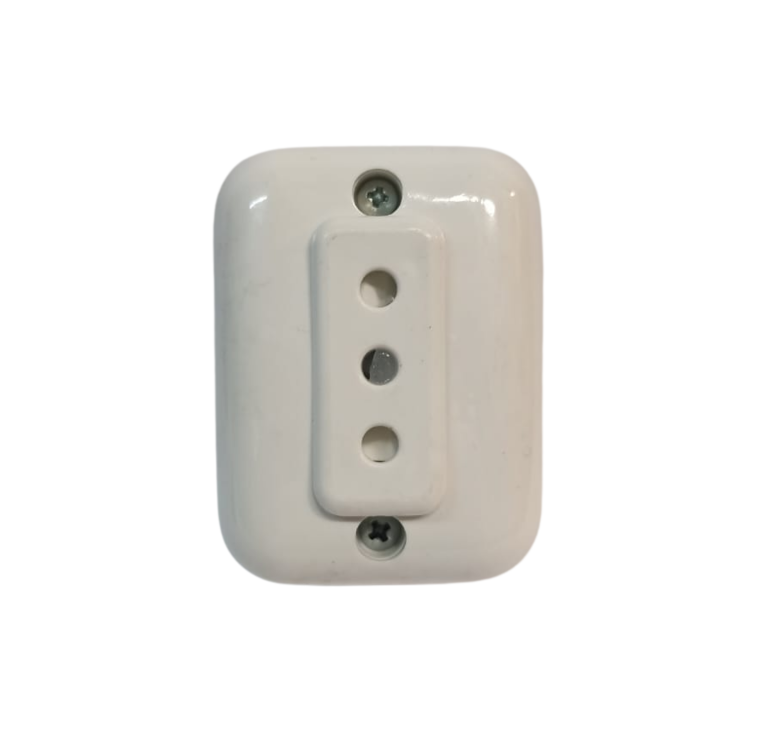 Toma Modular 3 en Linea MOLVENO