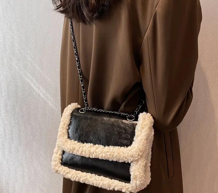Bolso De Hombro Con Cierre De Cadena