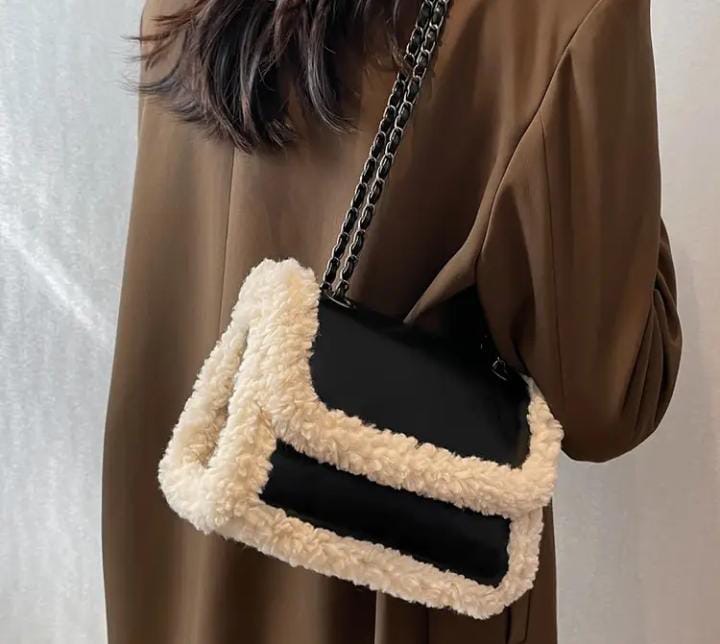 Bolso De Hombro Con Cierre De Cadena