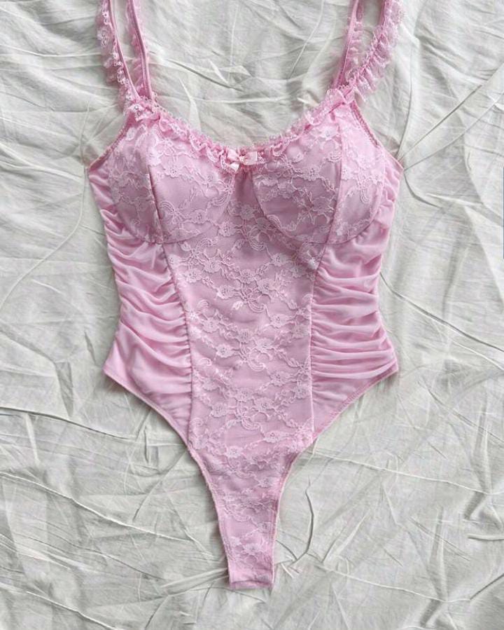 Body de encaje rosa