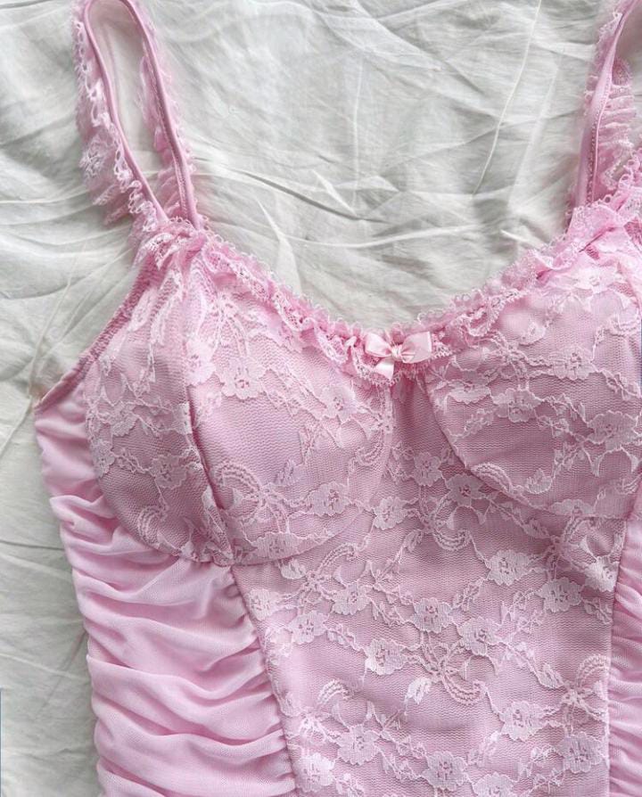 Body de encaje rosa