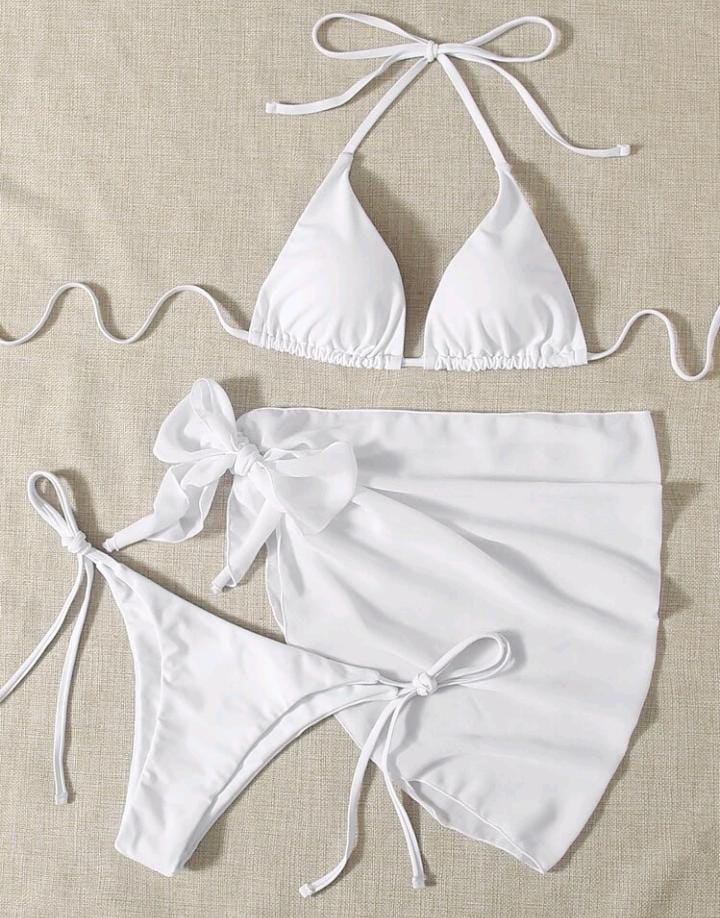 Bikini blanco de tres piezas