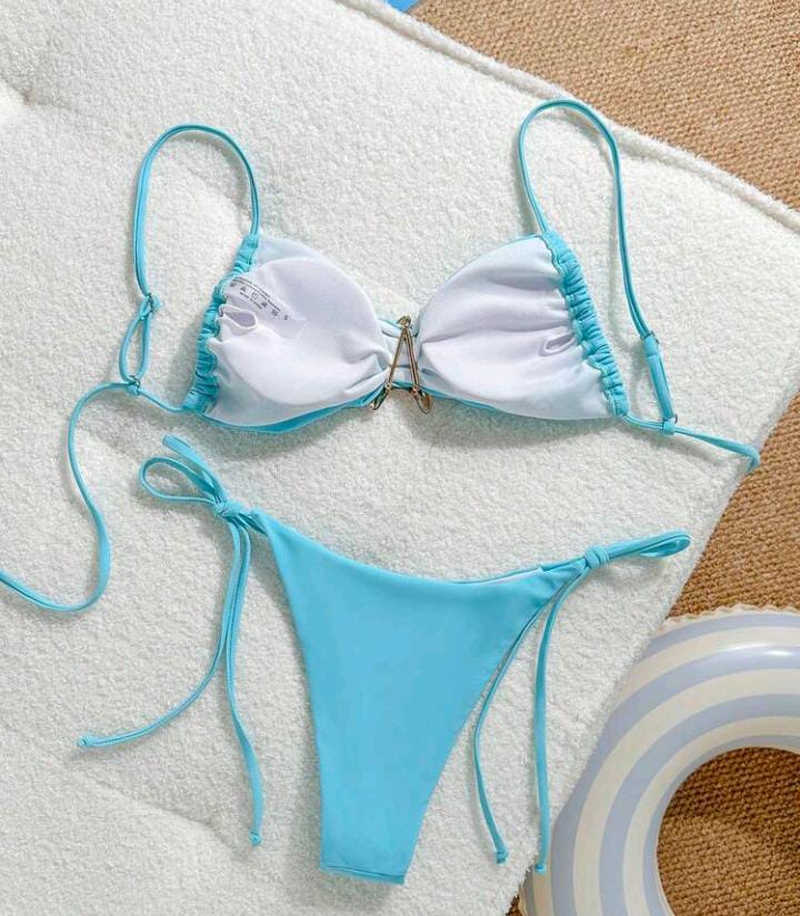 Bikini azul con estrella de mar