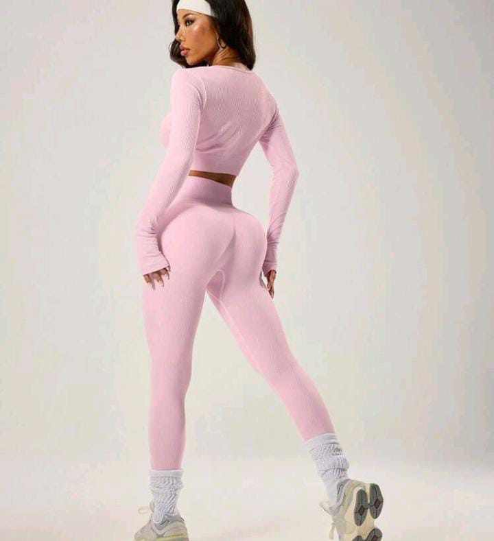 Conjunto deportivo rosa