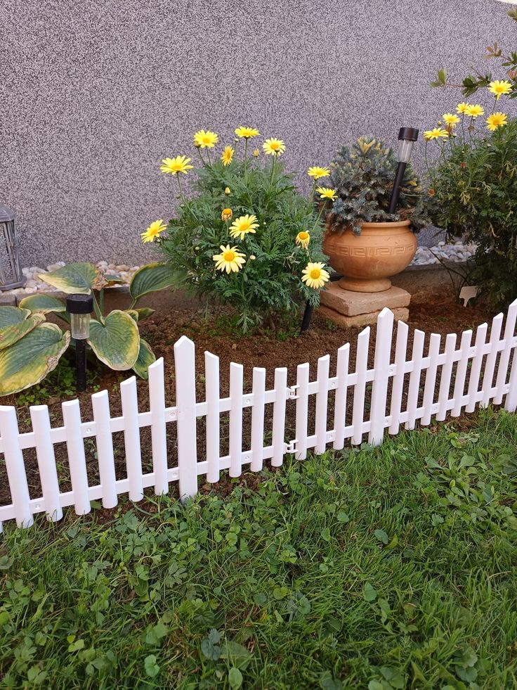 PVC PICKET FENCE PANELS FOR GARDENS